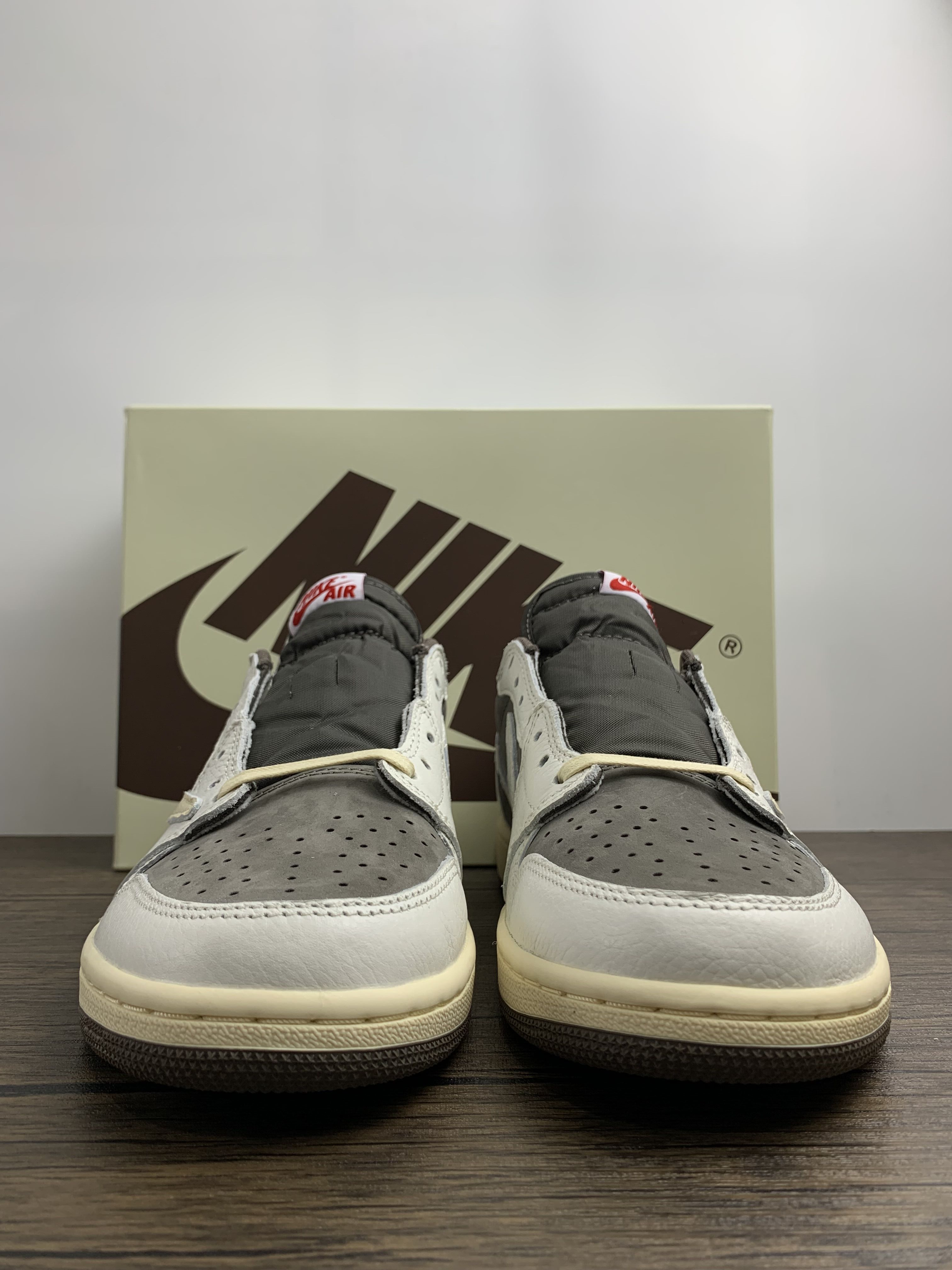 Travis Scott x Air Jordan 1 Low Reverse Mocha