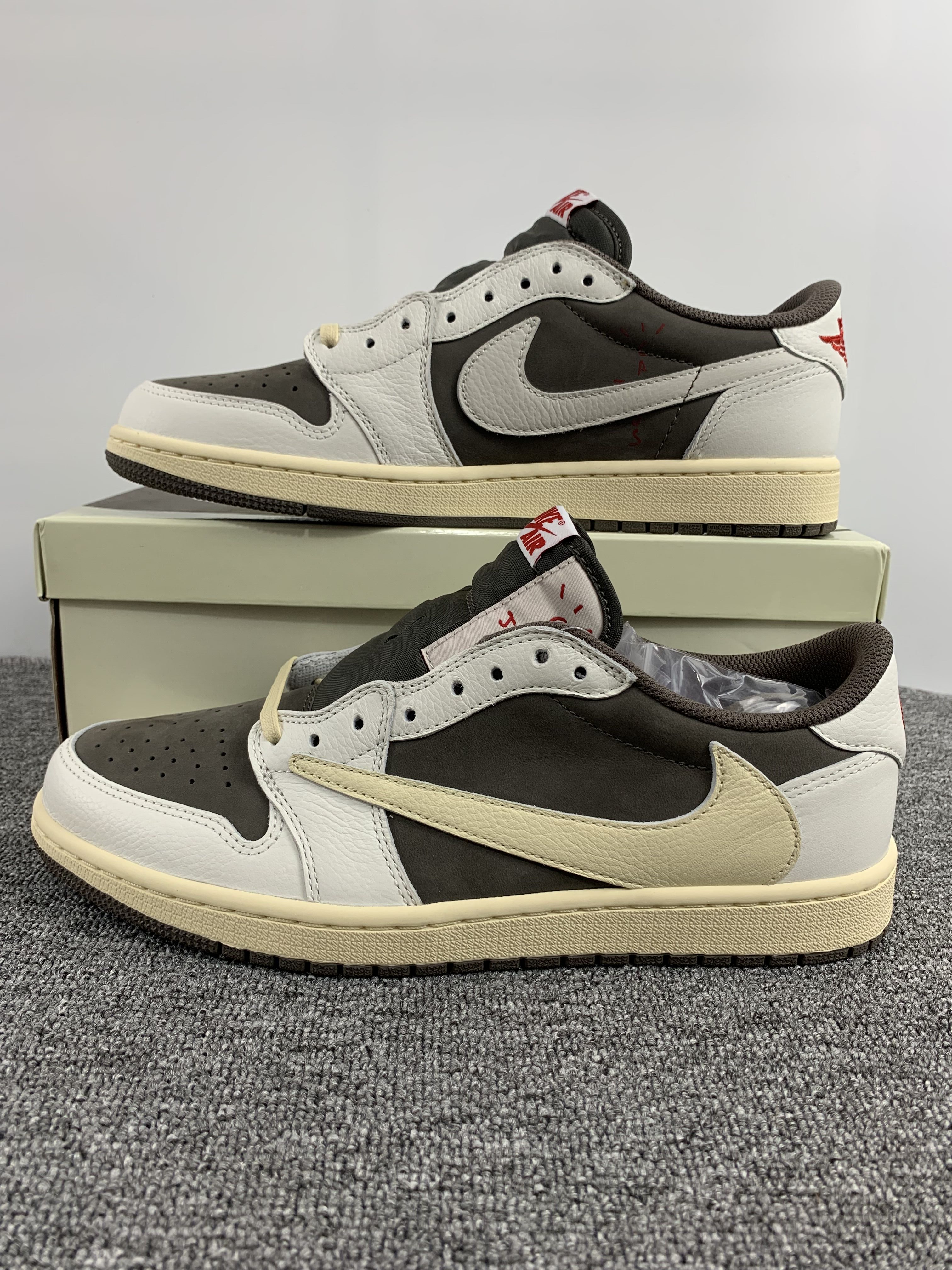 T*ravis S*cott x Air Jordan 1 Low OG DM7866-162