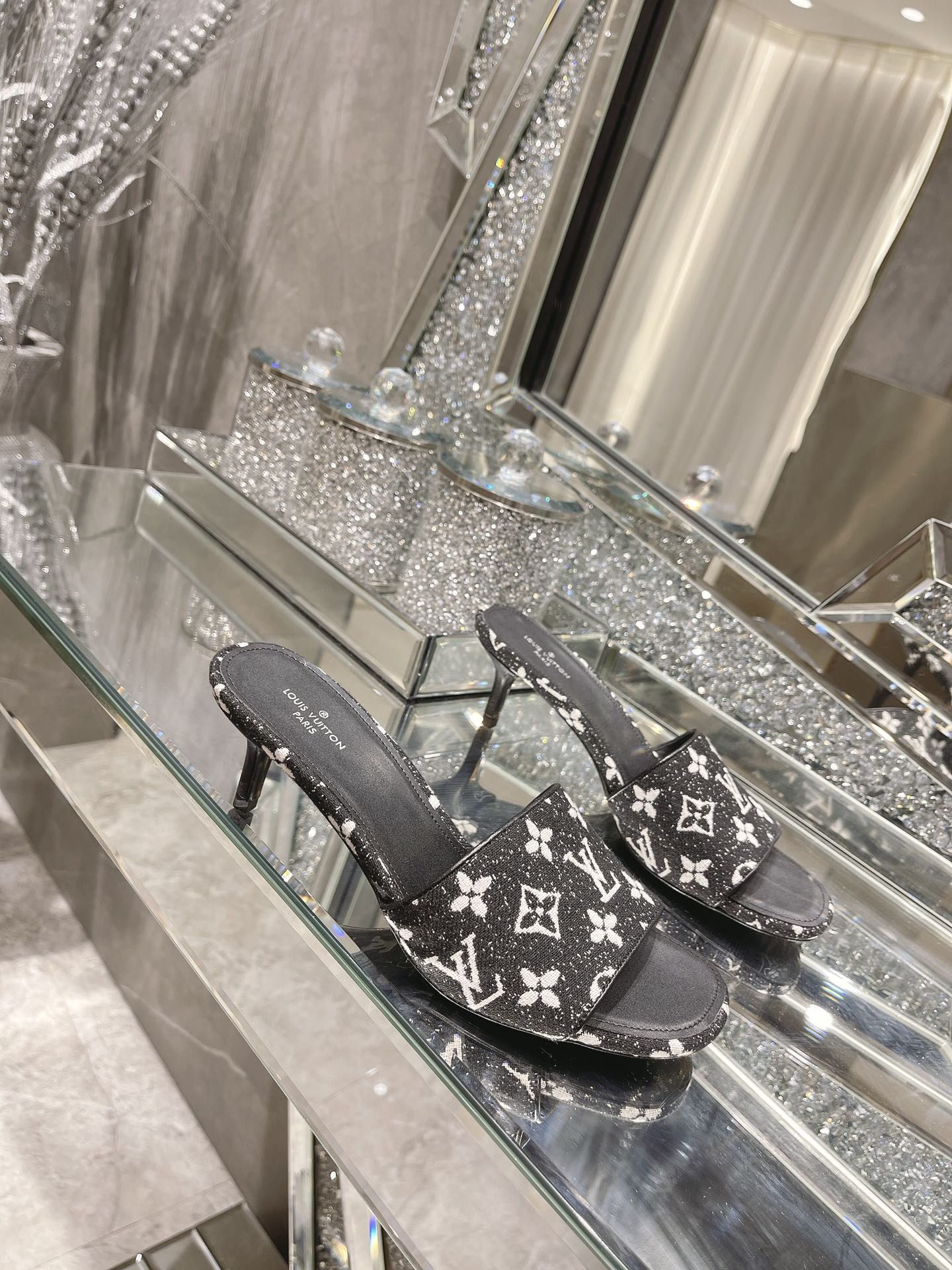 Women L*ouis V*uitton Top Sandals