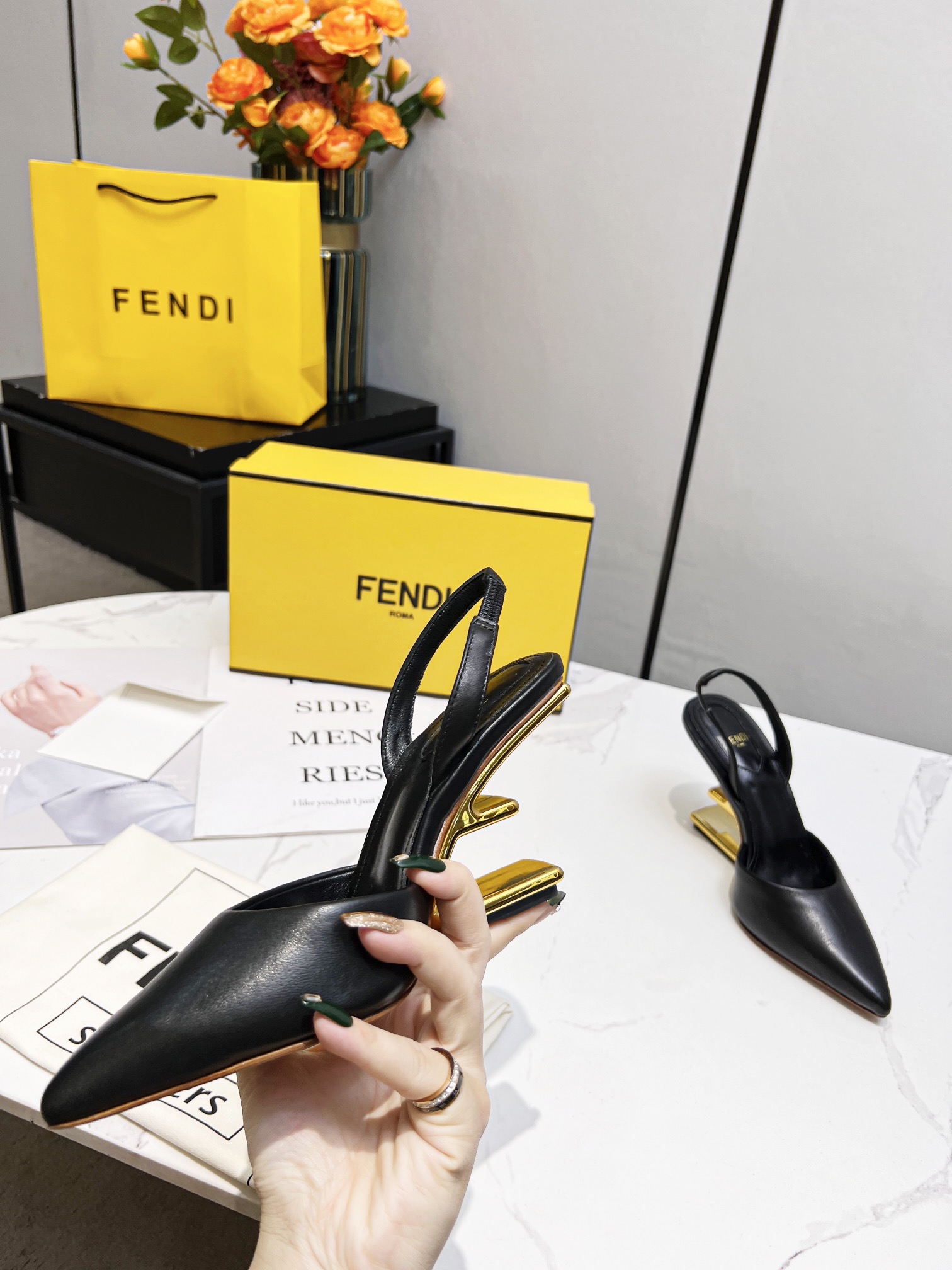 Women F*endi Top Quality Sandals