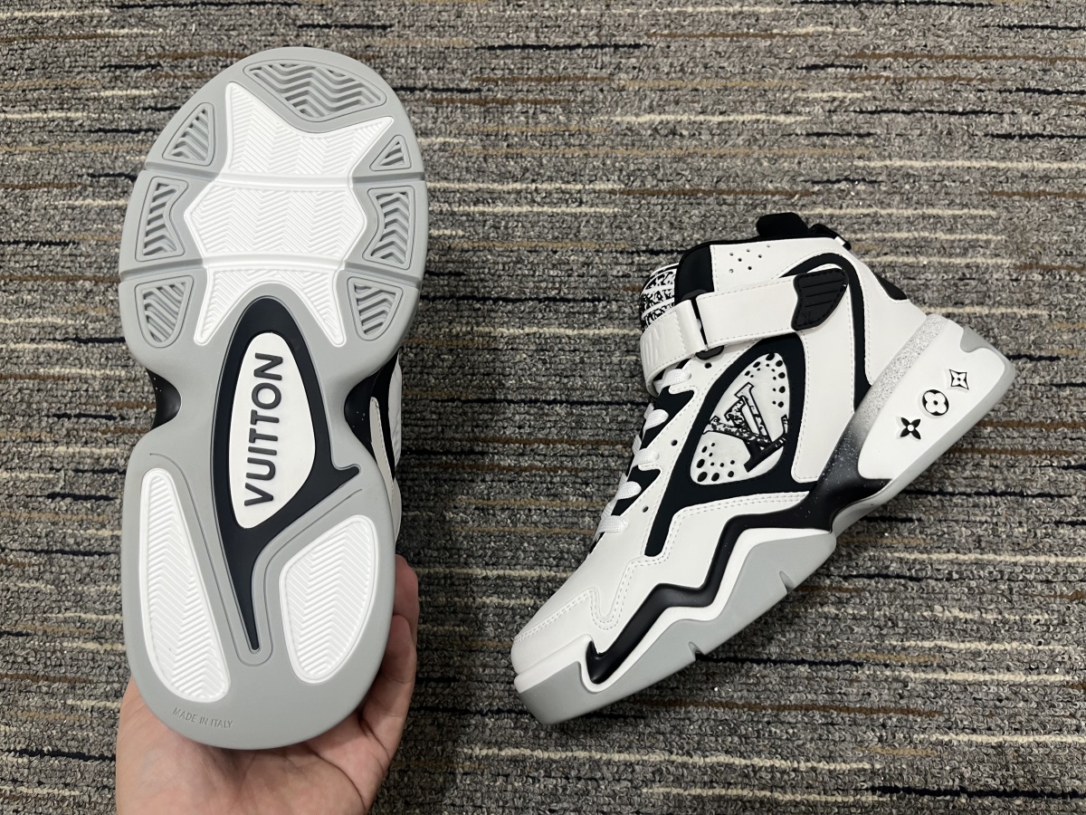 Men L*ouis V*uitton Top Sneakers