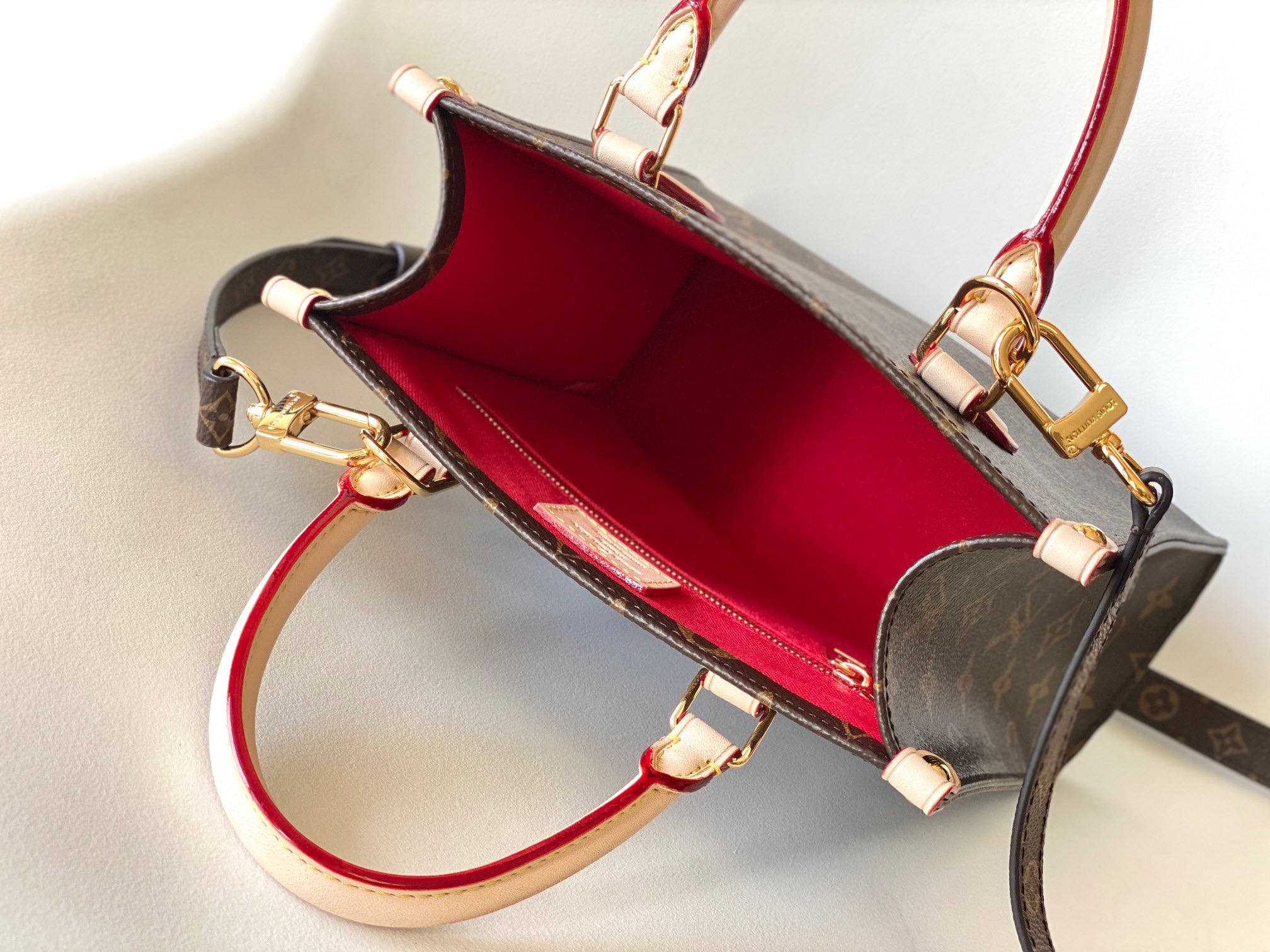 Lady L*ouis V*uitton handbag Top Quality 21.5*22*9cm