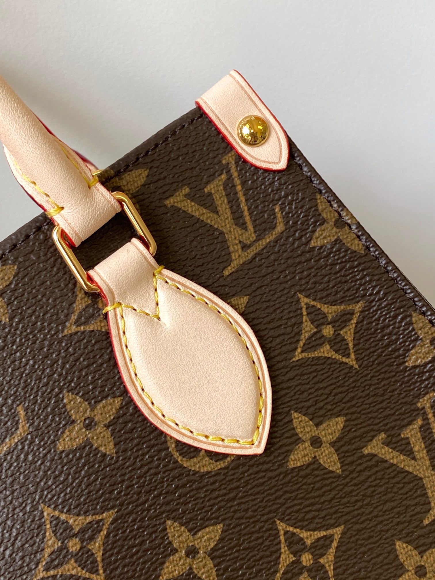 Lady L*ouis V*uitton handbag Top Quality 21.5*22*9cm