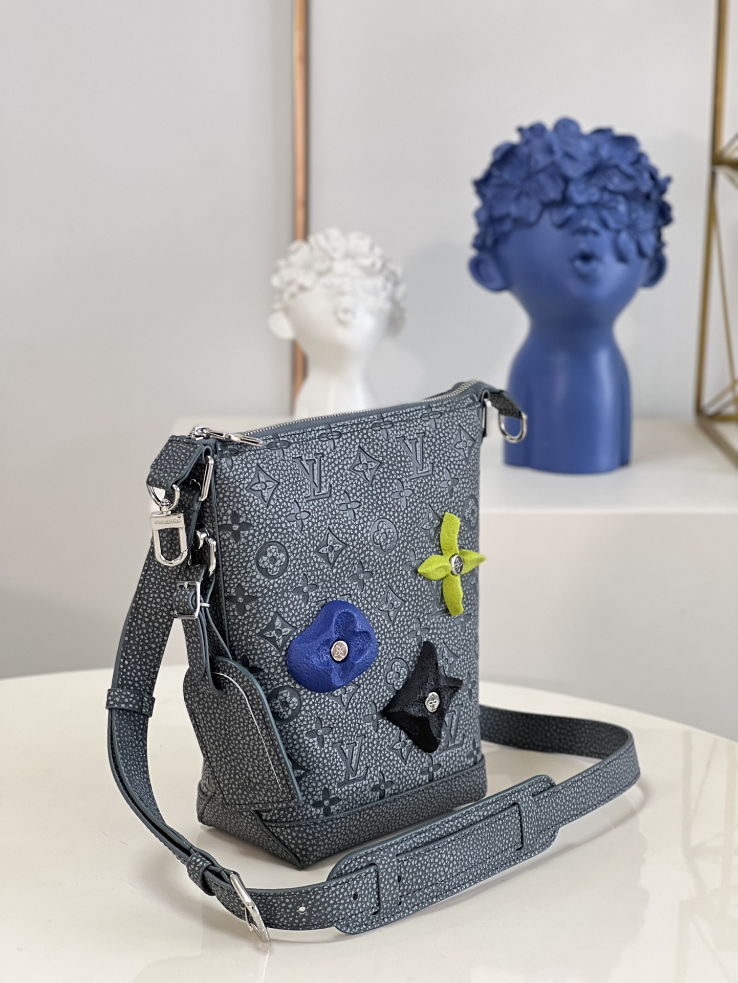 L*ouis V*uitton Top Bag 17*24*8.5CM