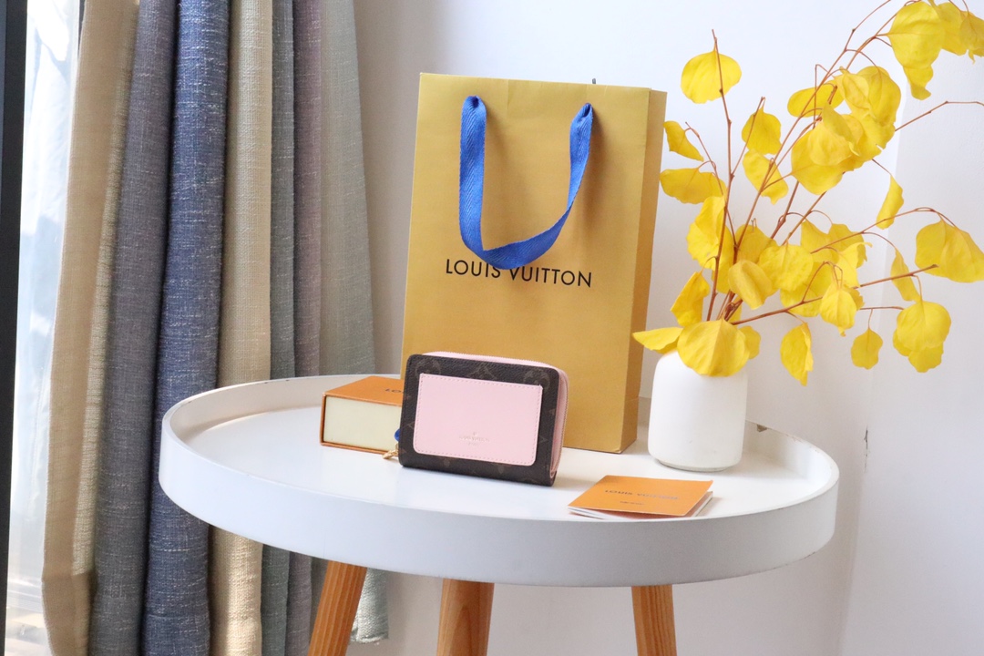 L*ouis V*uitton Bag Top Quality 11.5*8.5*2.2CM