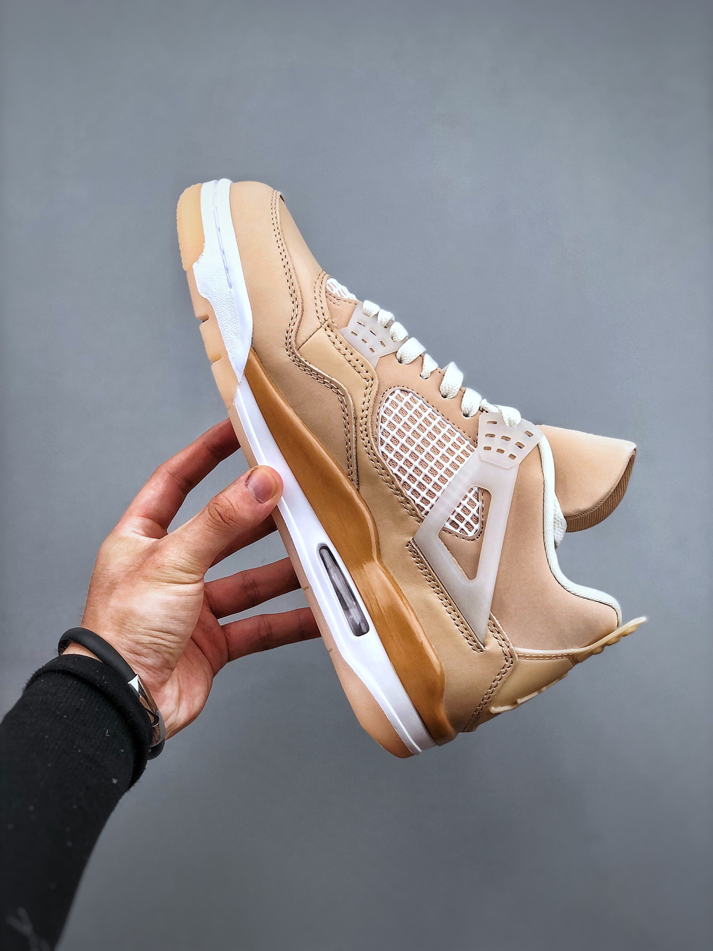 OFF-WHITE x Air Jordan 4 “sail”ow