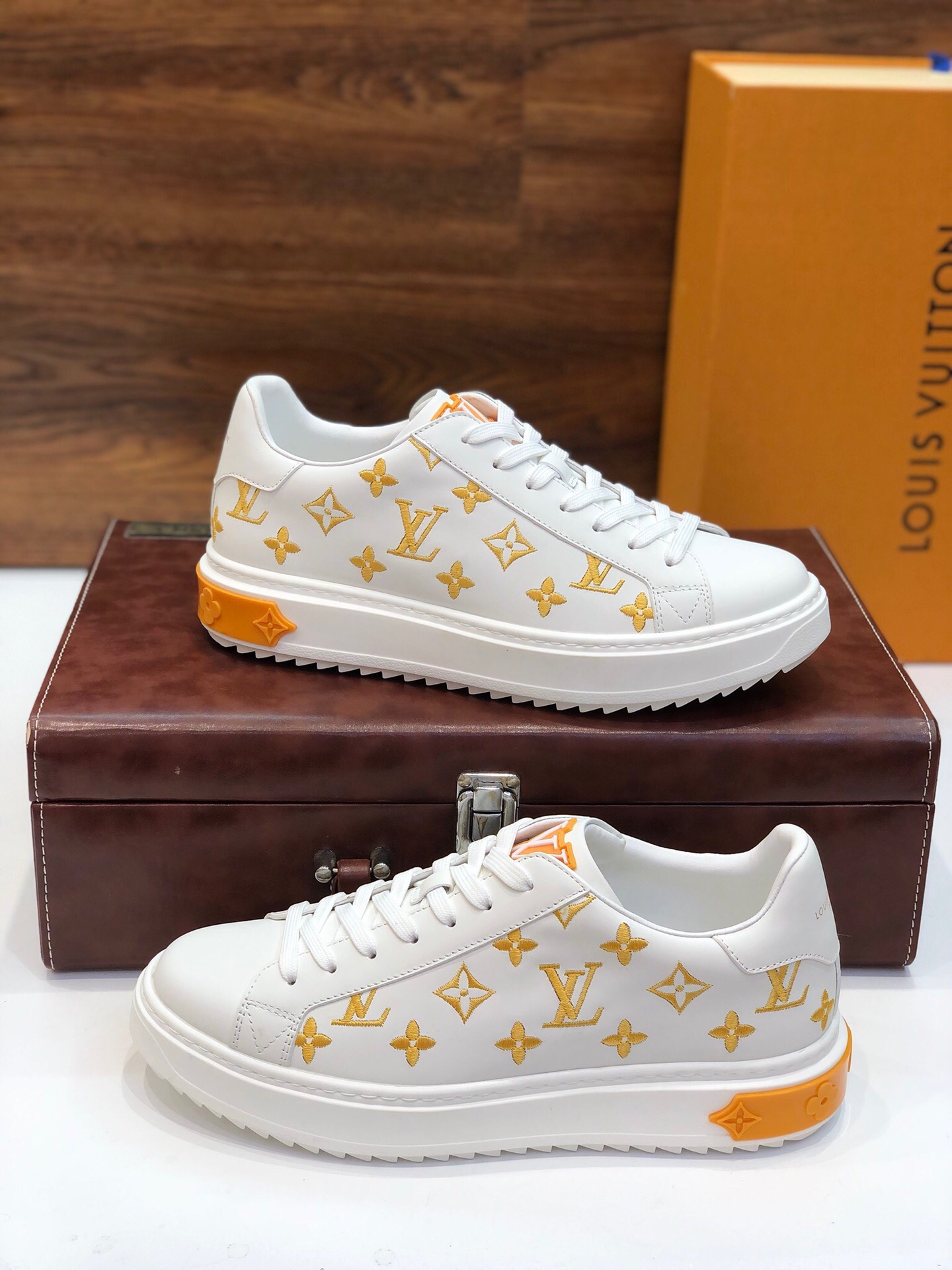 Women L*ouis V*uitton Top Sneakers