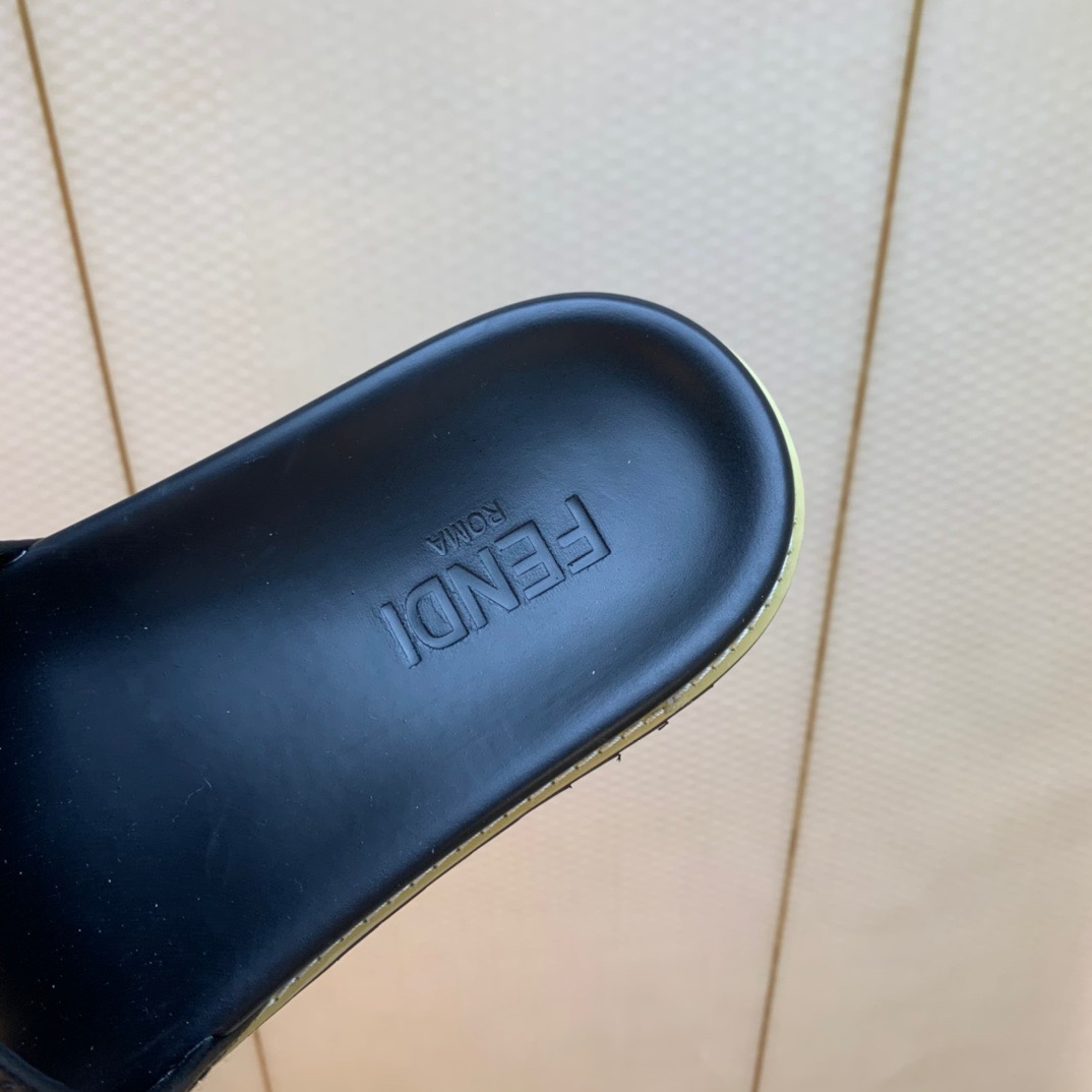 Men F*endi Top Slippers