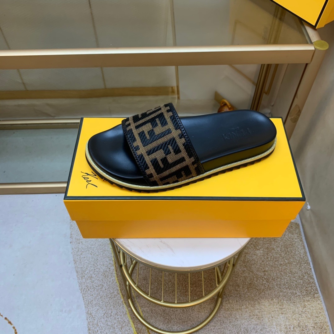 Men F*endi Top Slippers