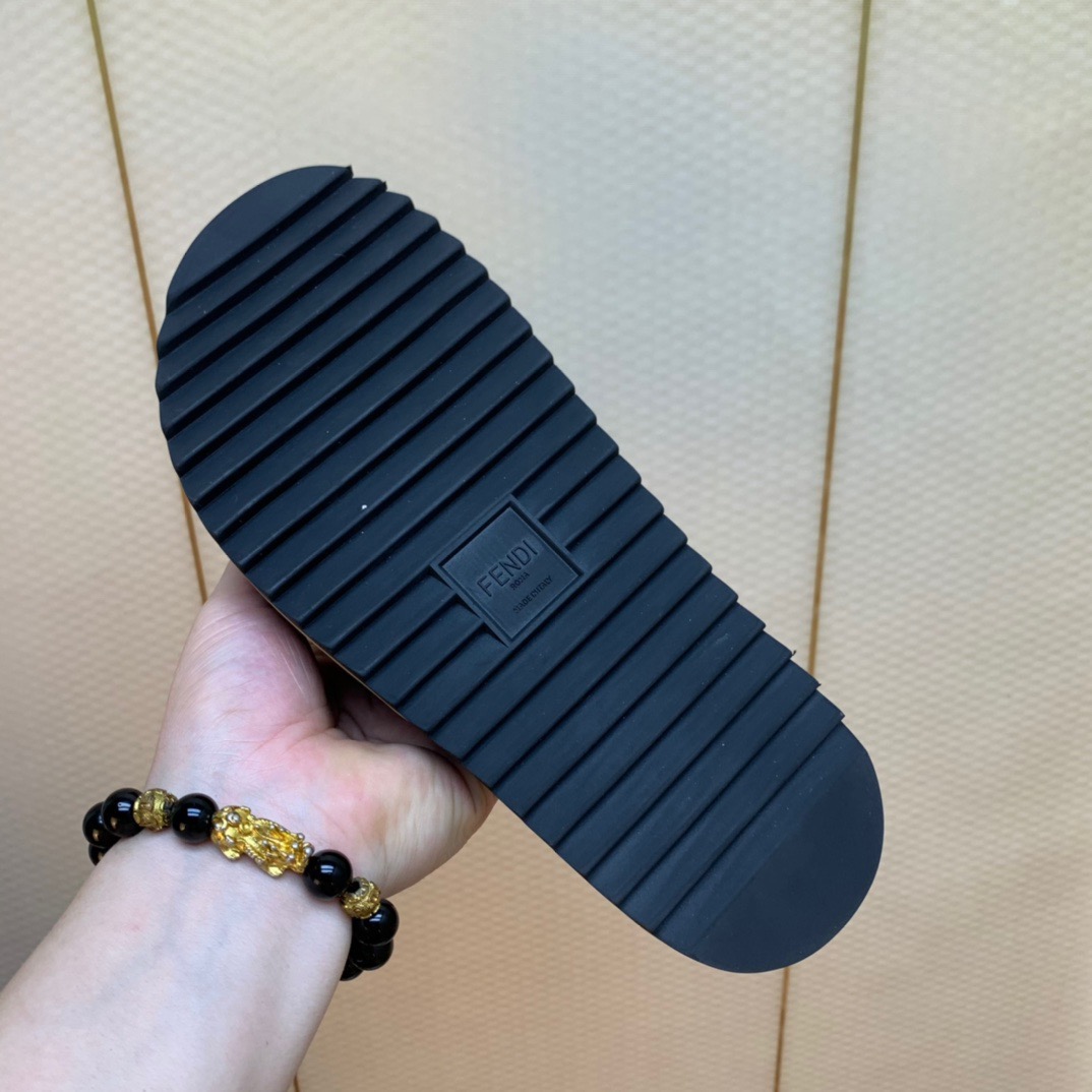 Men F*endi Top Slippers