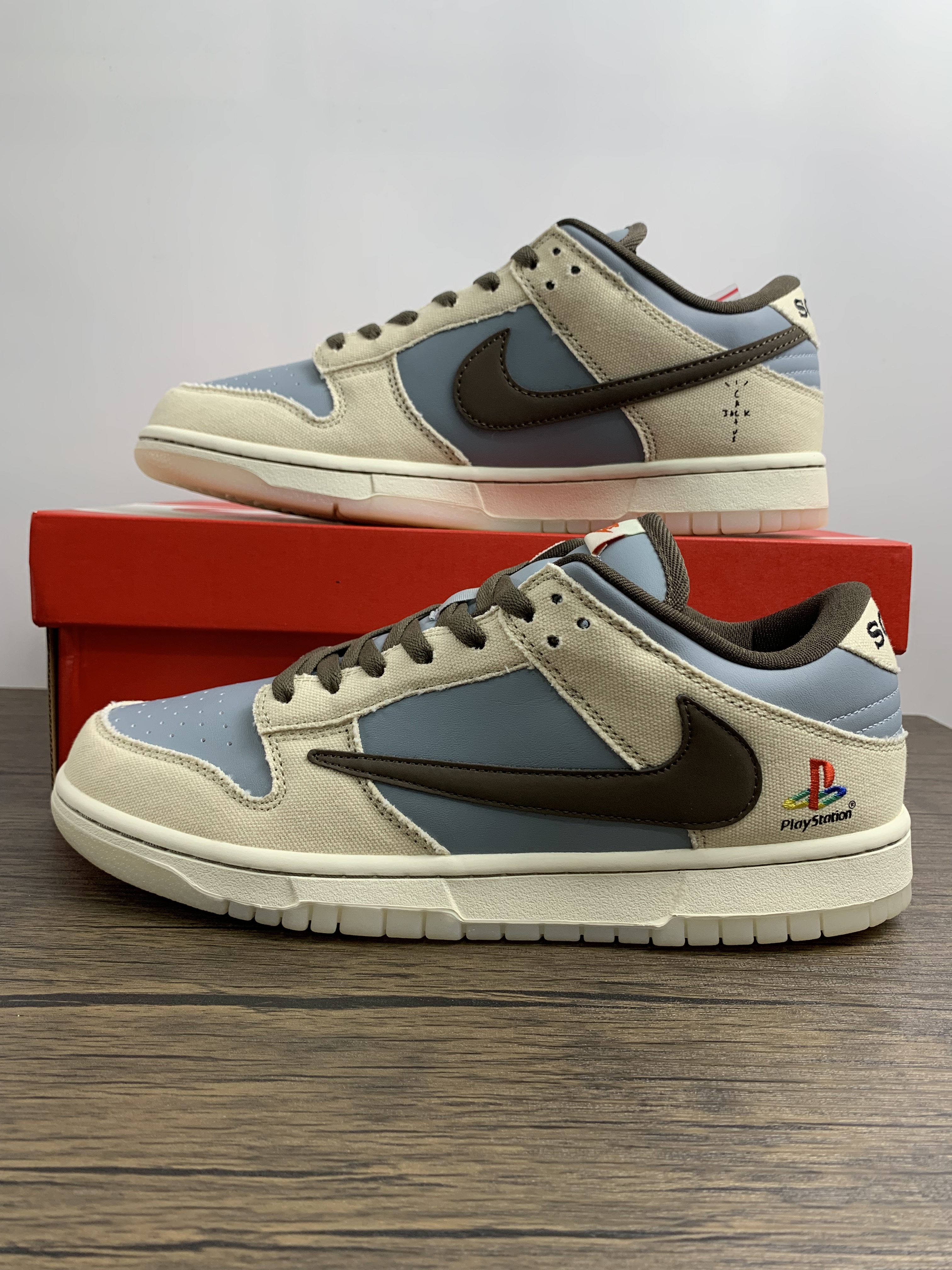 from Nike dunk SB Low +t*ravis scott + p*laystation