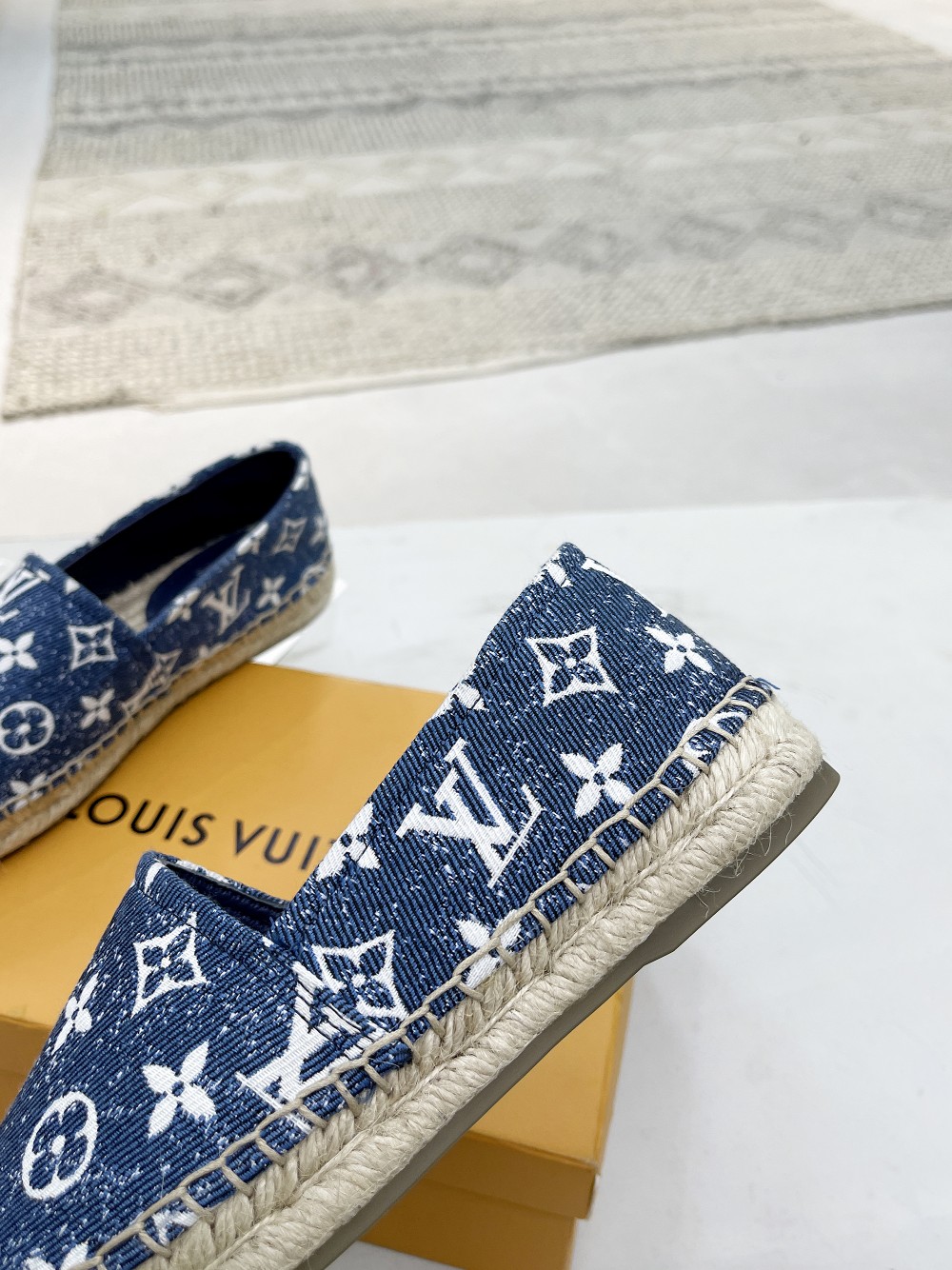 Women L*ouis V*uitton Top Sneaker