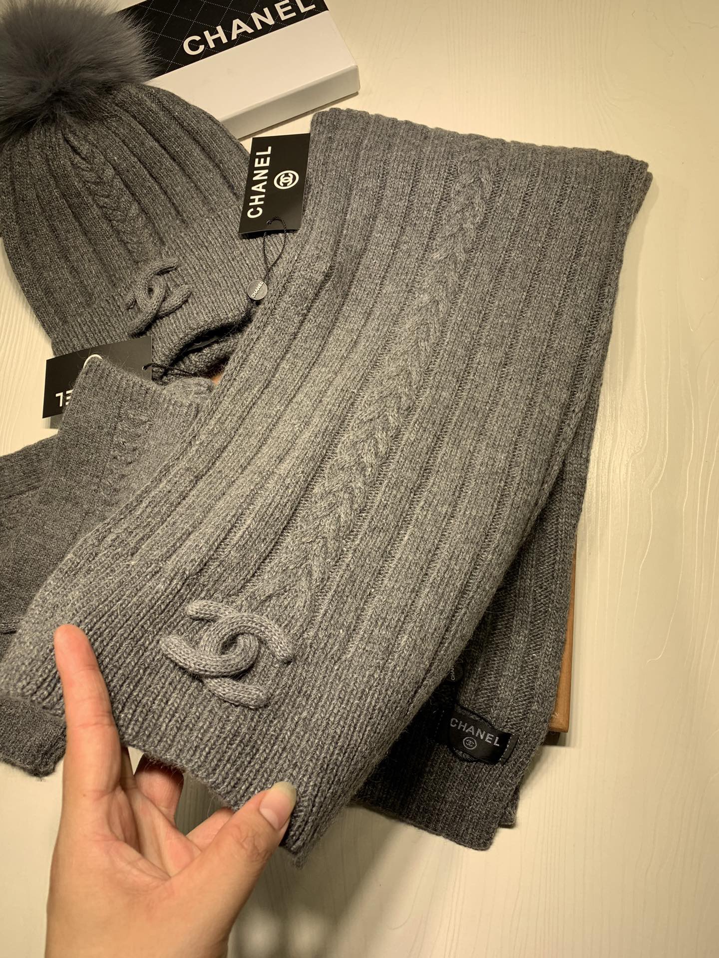 Copy Women Men Hat+Gloves+The scarf C*hanel