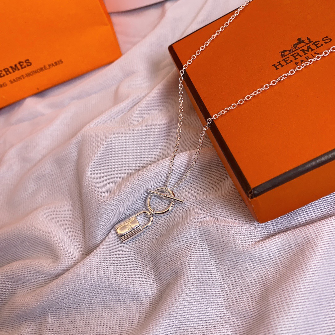 Necklace H*ermes