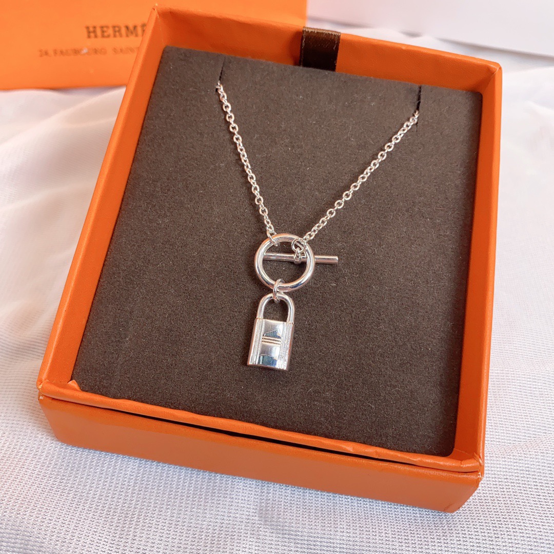 Necklace H*ermes