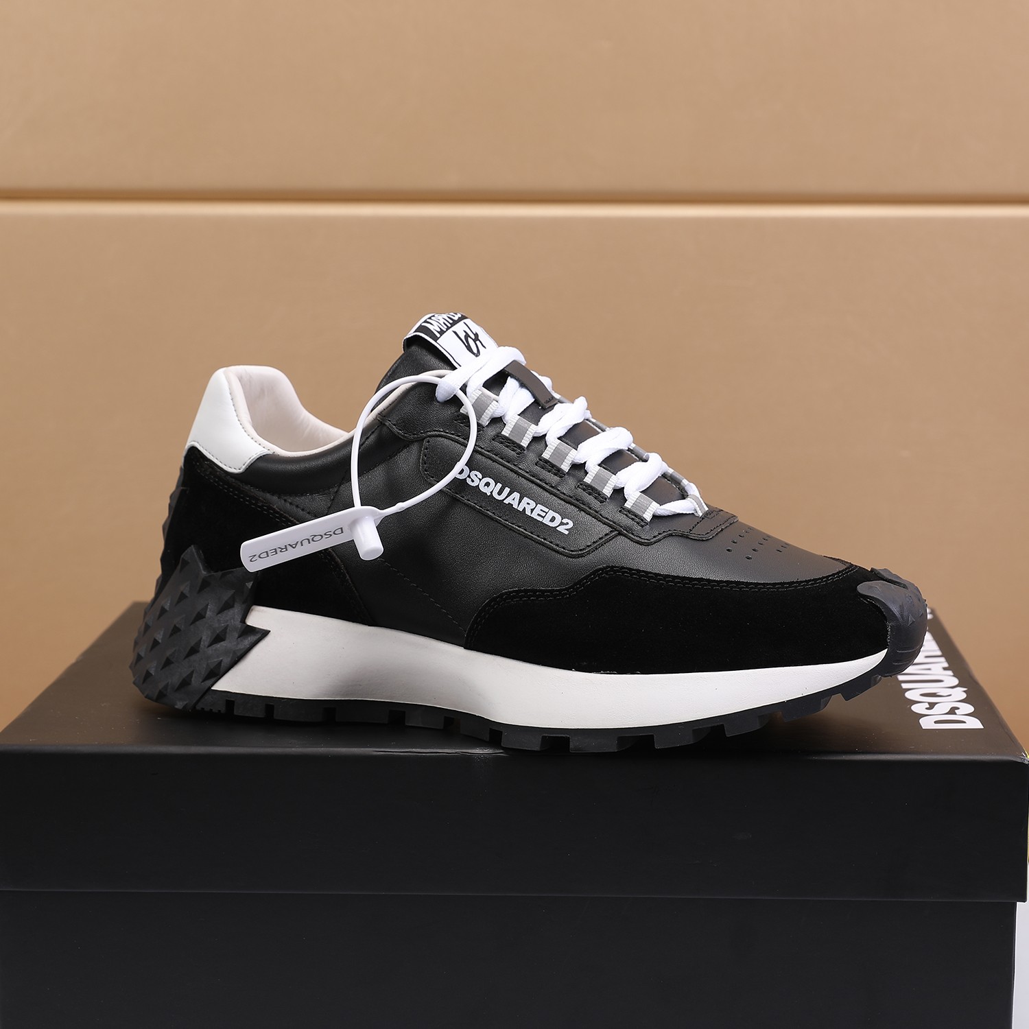 Men O*ff W*hite Top Sneakers