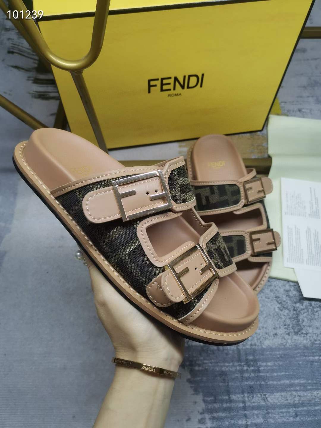 Women Men F*endi Top Sandals ( )