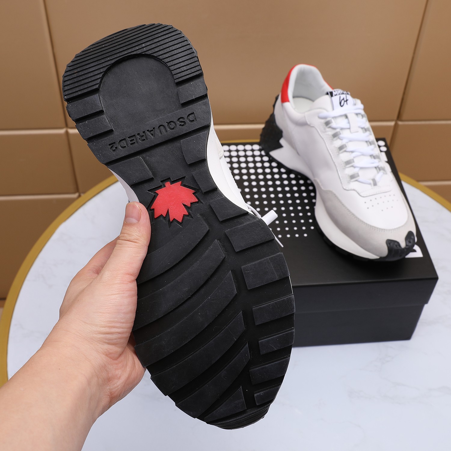 Men O*ff W*hite Top Sneakers