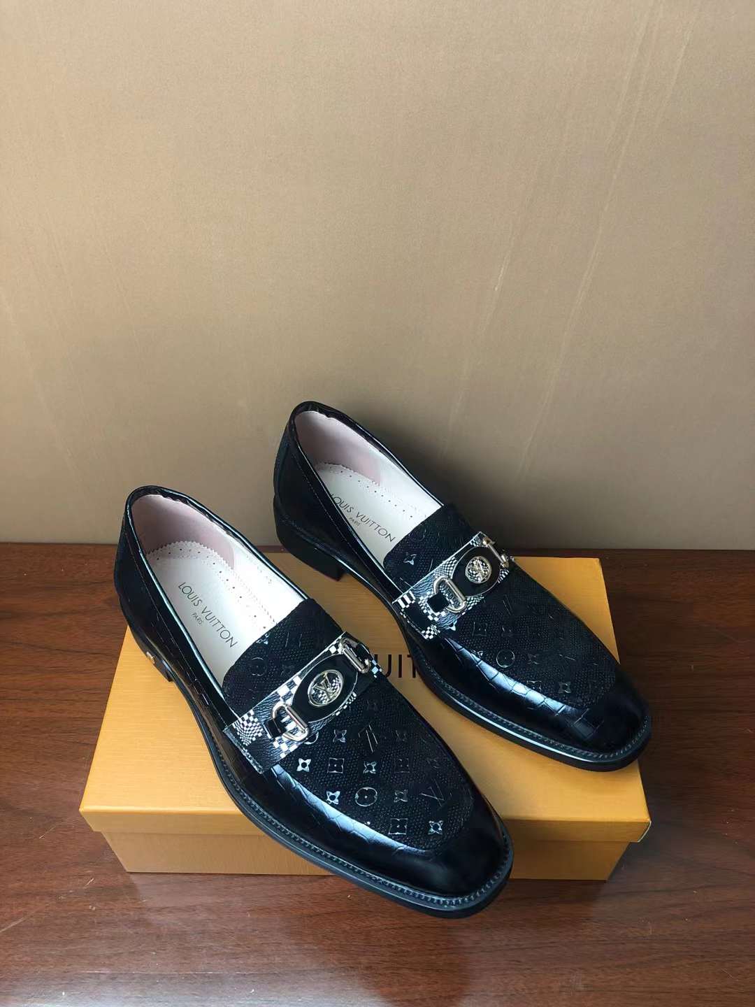 Men L*ouis V*uitton Top Sneaker ()