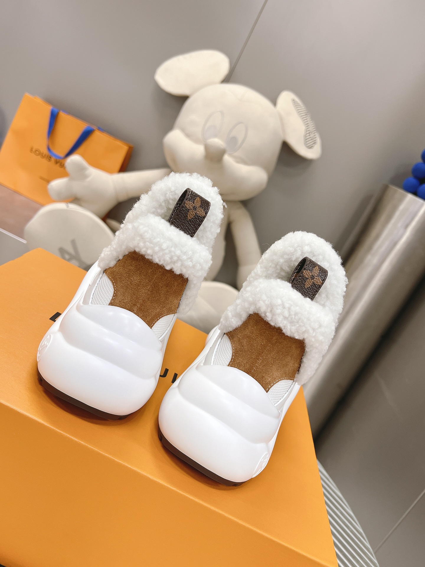 Women L*ouis V*uitton Top Sneaker Maikesneakers