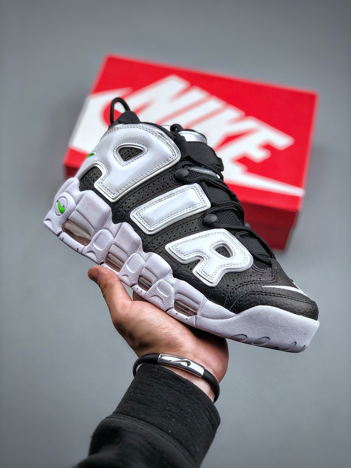 Nike air more uptempo