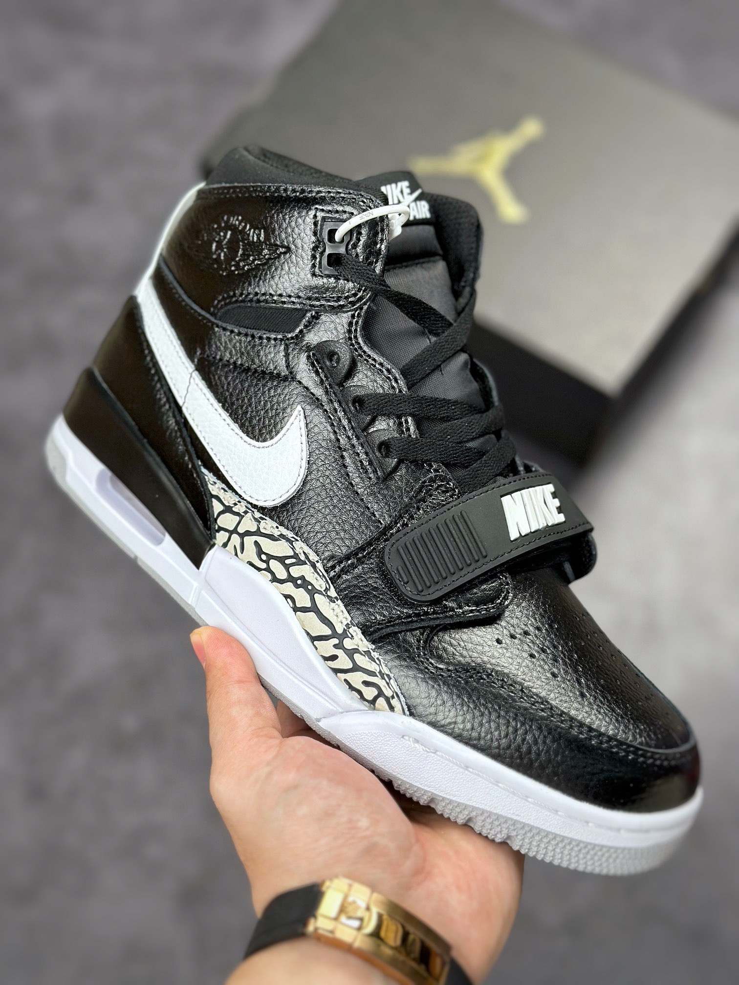 NIKE Air Jordan Legacy 312