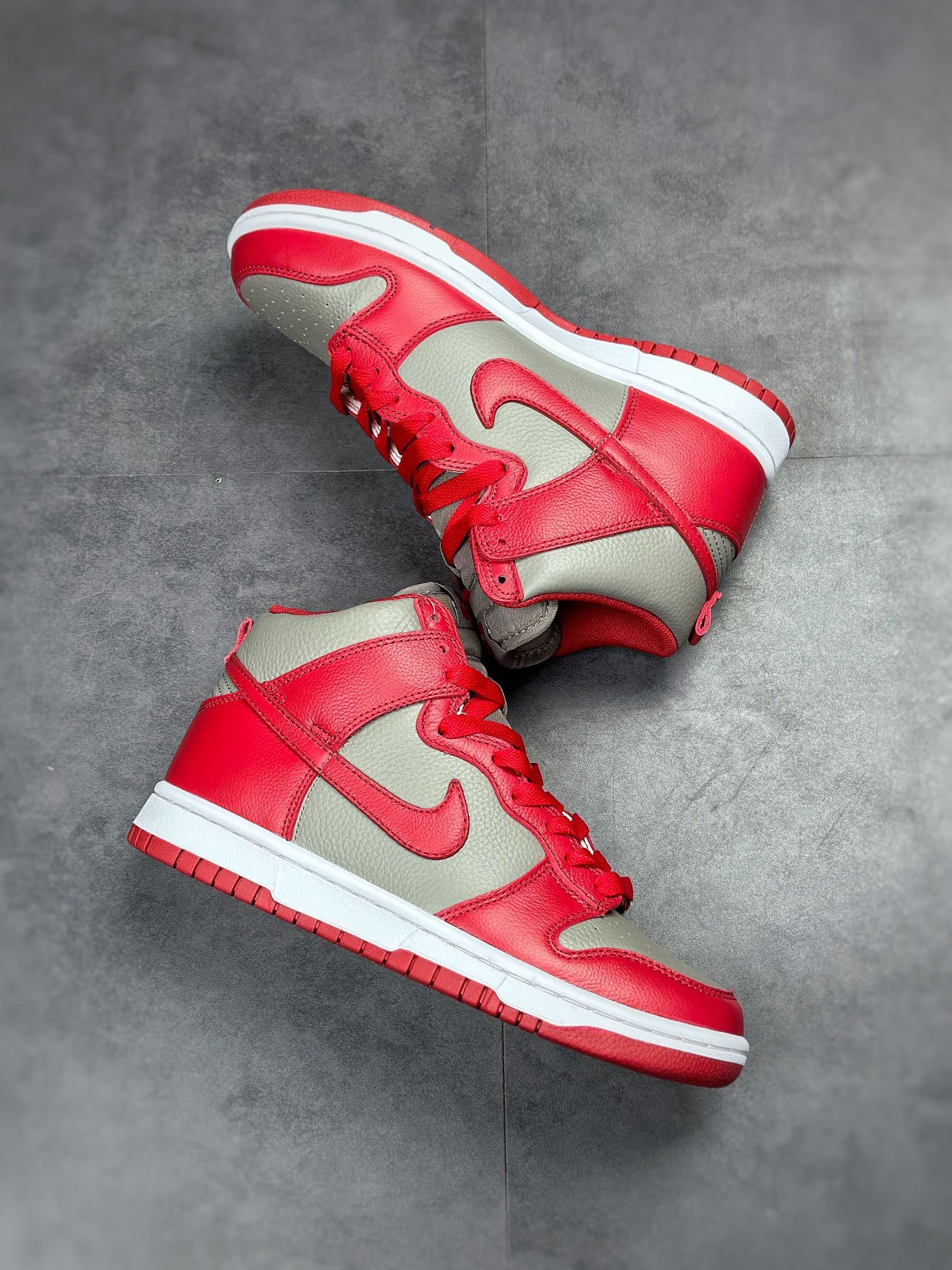 Nike SB Dunk High univ