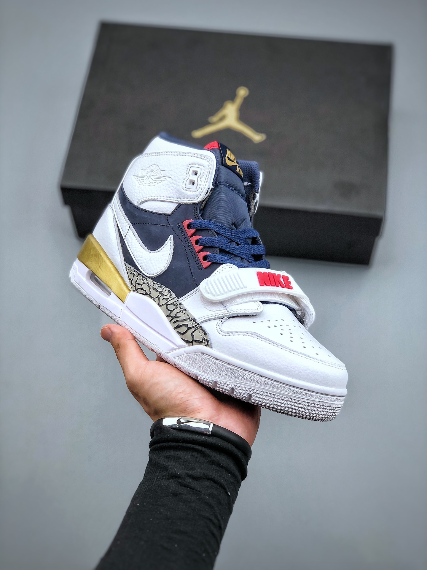 NIKE Air Jordan Legacy 312