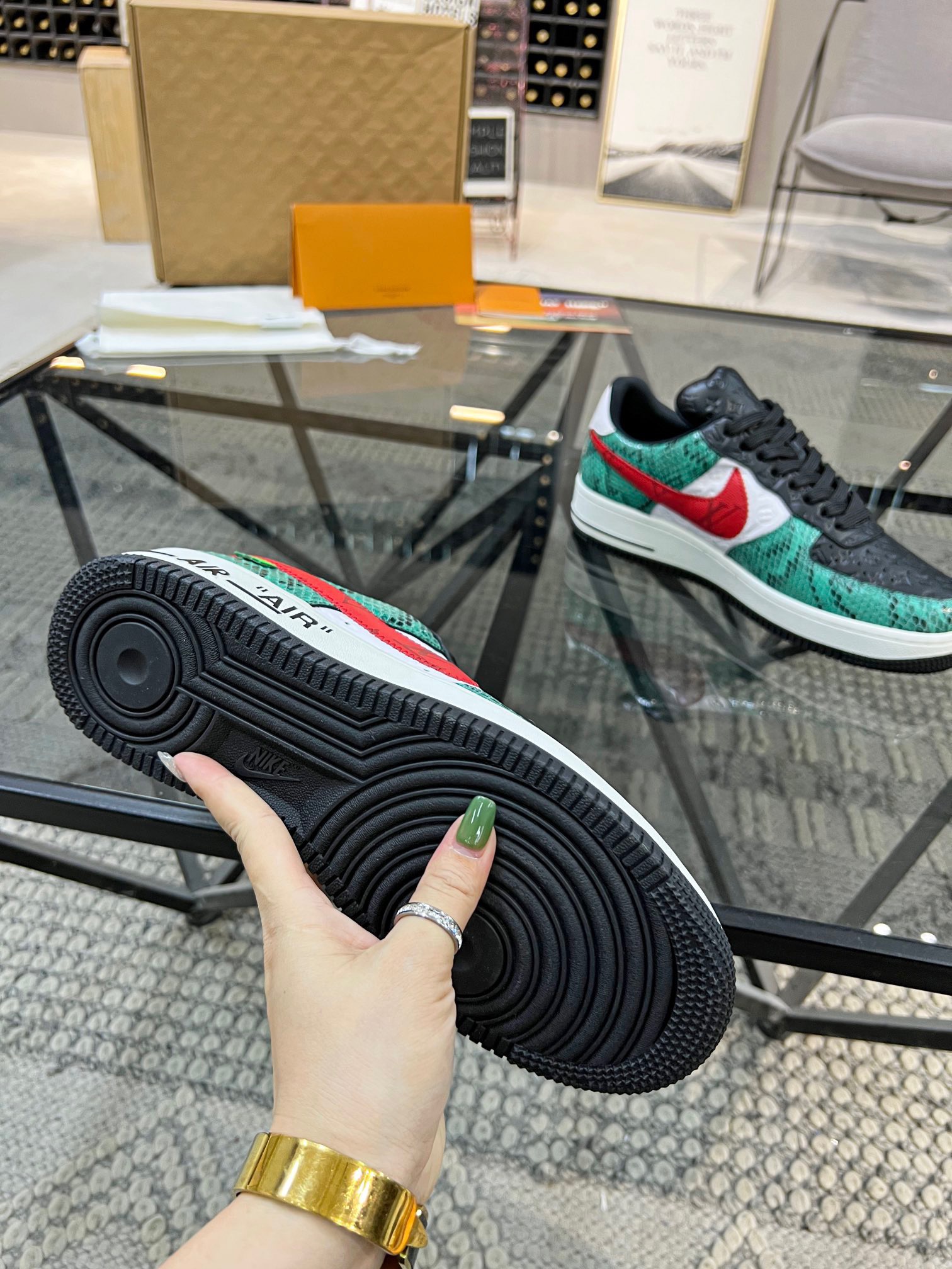 Men Women L*ouis V*uitton x NIKE Sneakers Maikesneakers