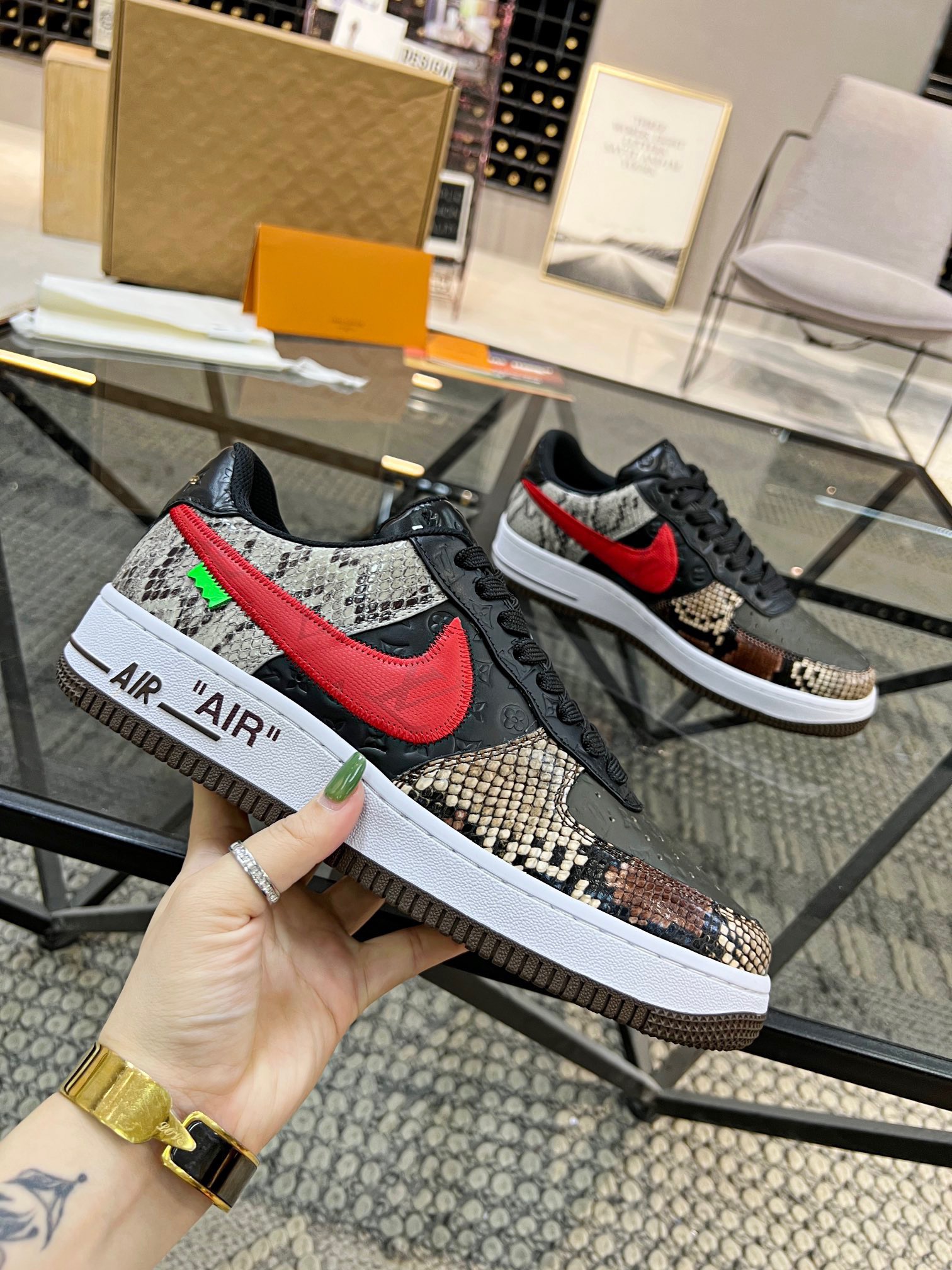 Men Women L*ouis V*uitton x NIKE Sneakers Maikesneakers