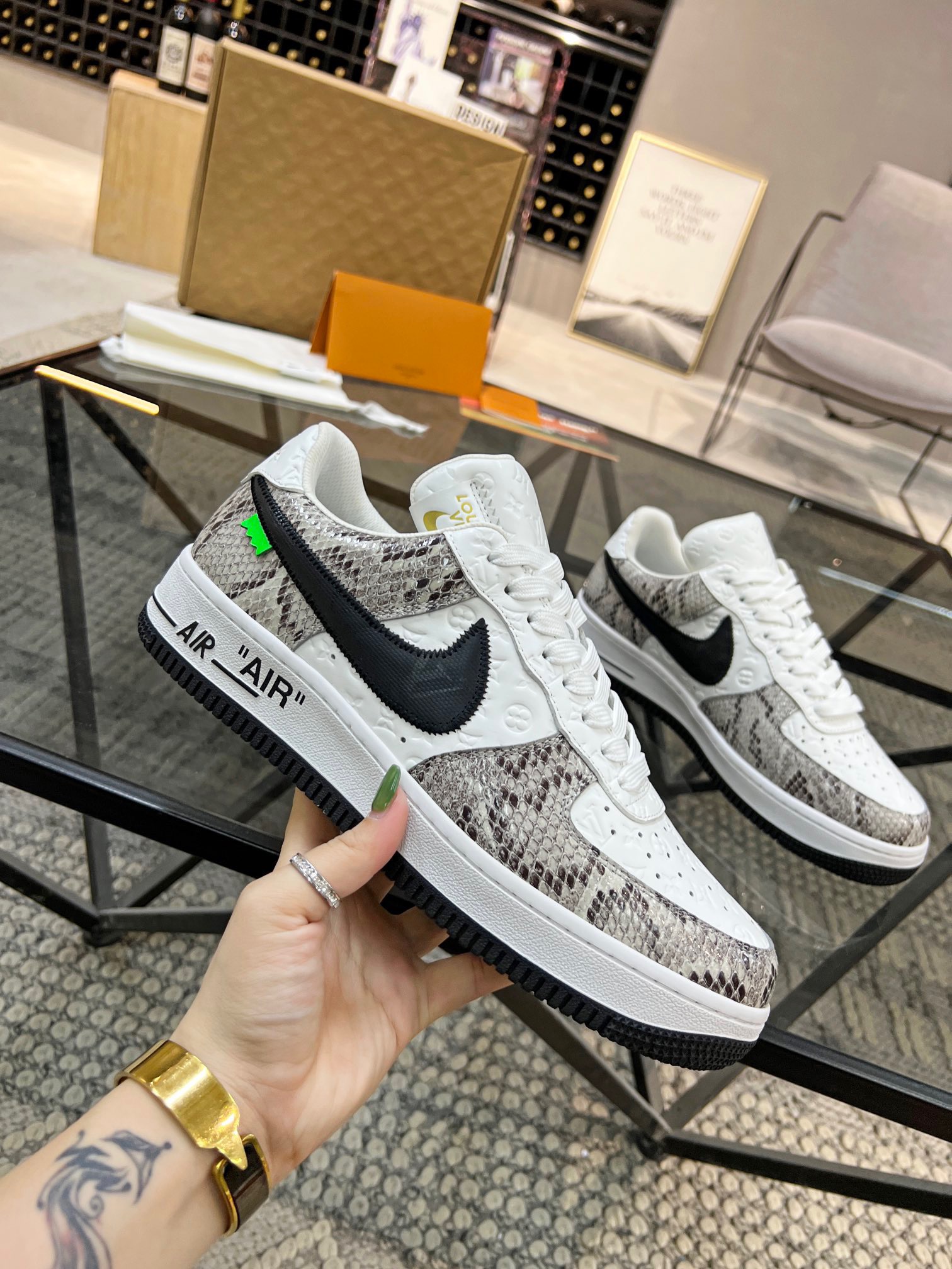 Men Women L*ouis V*uitton x NIKE Sneakers Maikesneakers