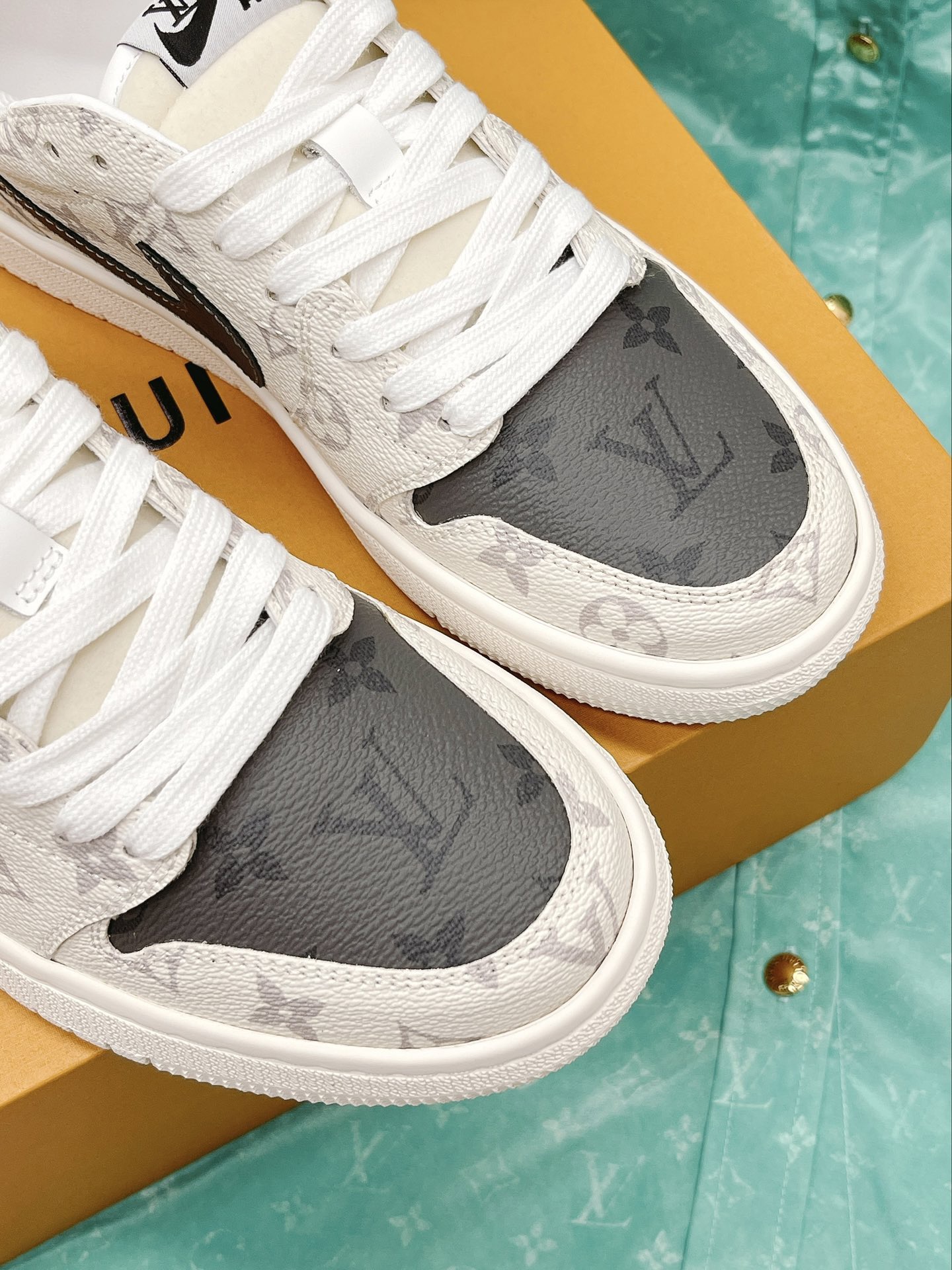 Men Women L*ouis V*uitton x NIKE Sneakers Maikesneakers