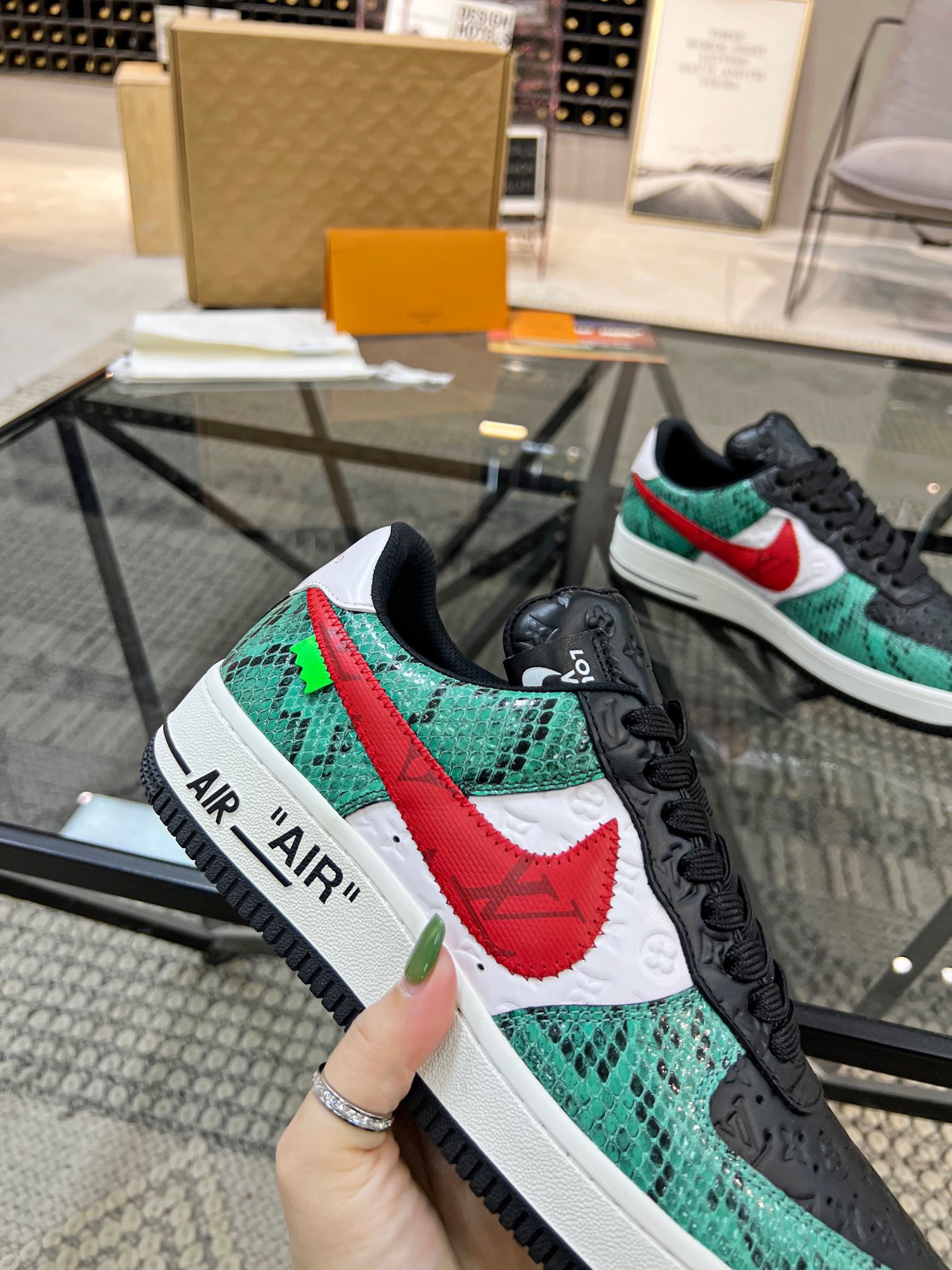 Men Women L*ouis V*uitton x NIKE Sneakers Maikesneakers