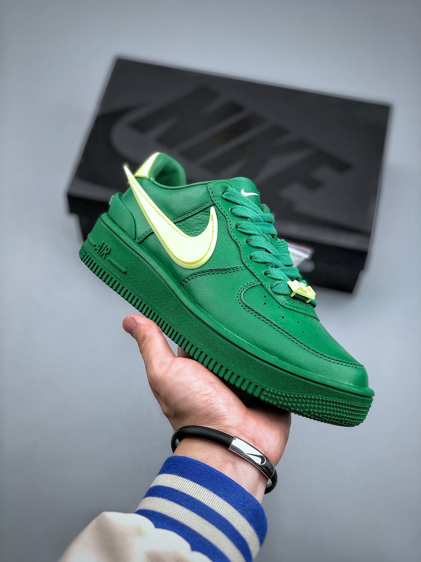 Nike + a* mbush Air Force 107