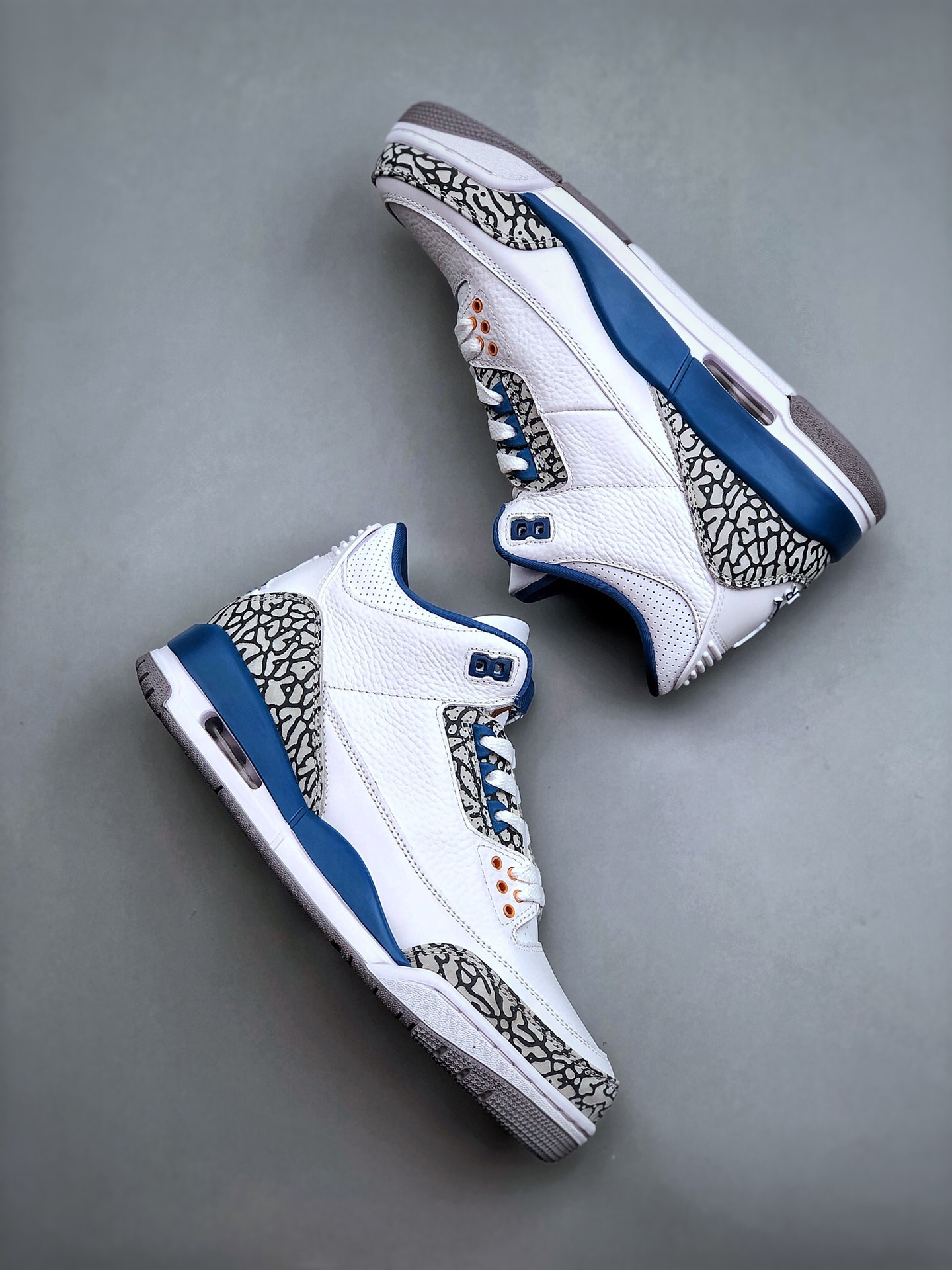 NIKE Air Jordan 3