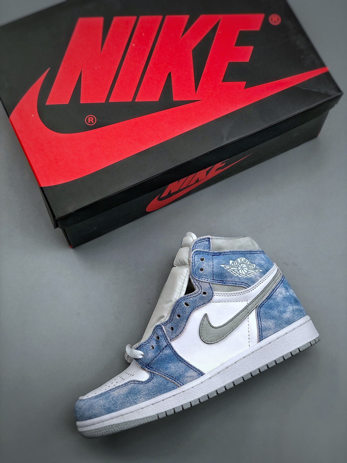 Air Jordan 1“ Hype Royal” 555088-402