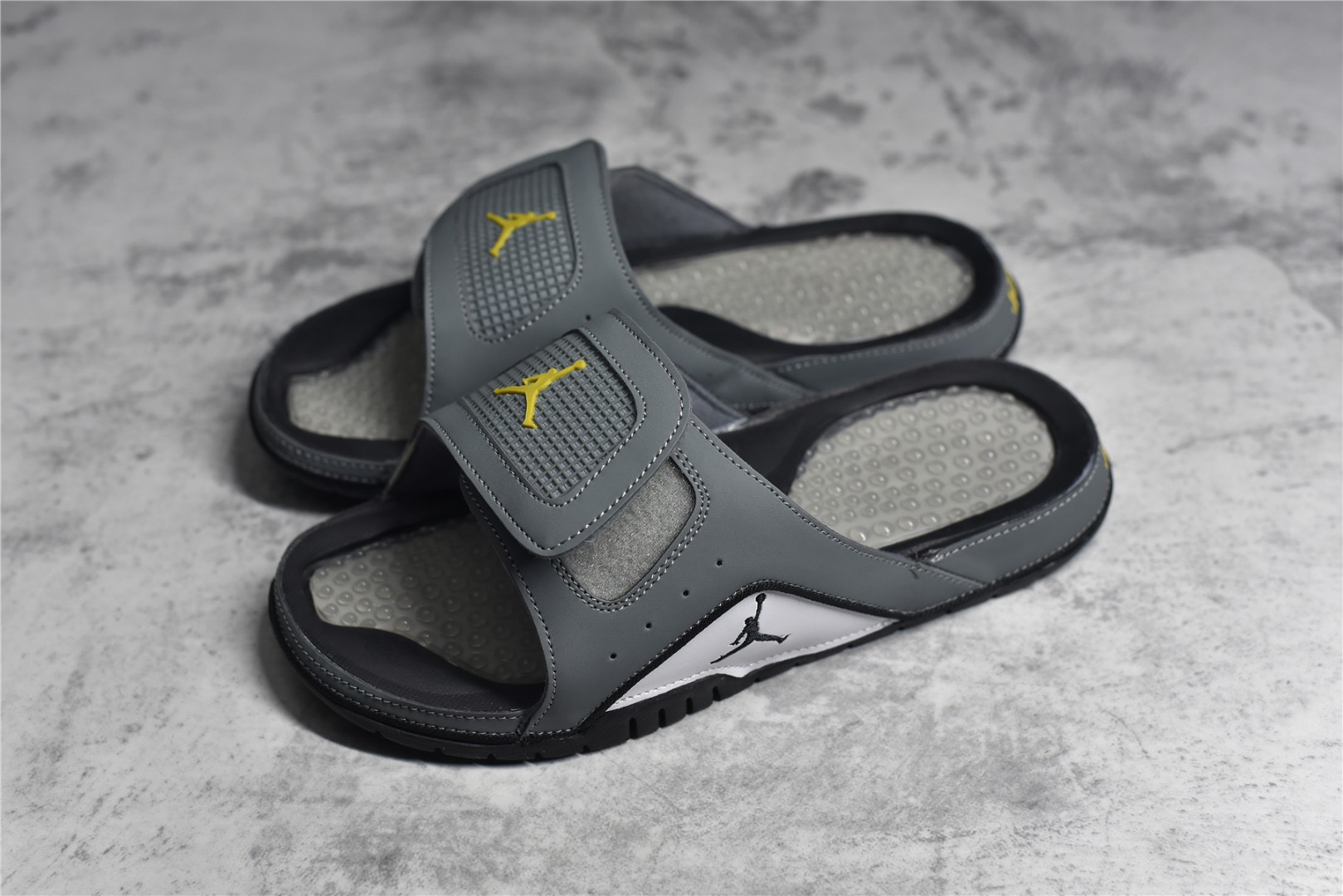 Nike Air Jordan 4 Slippers