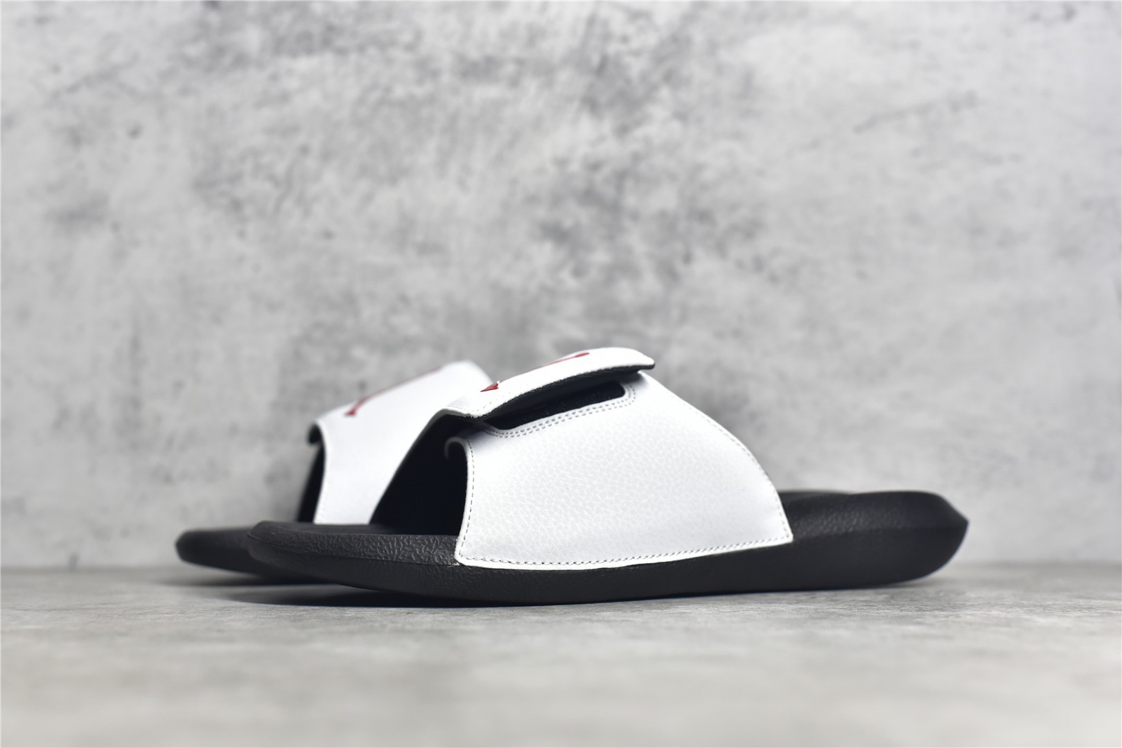 Nike Air Jordan 6 Slippers