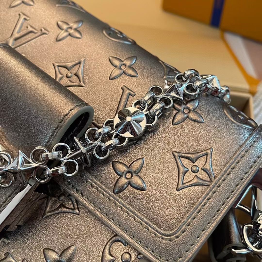 L*ouis V*uitton M21740 Top Bag