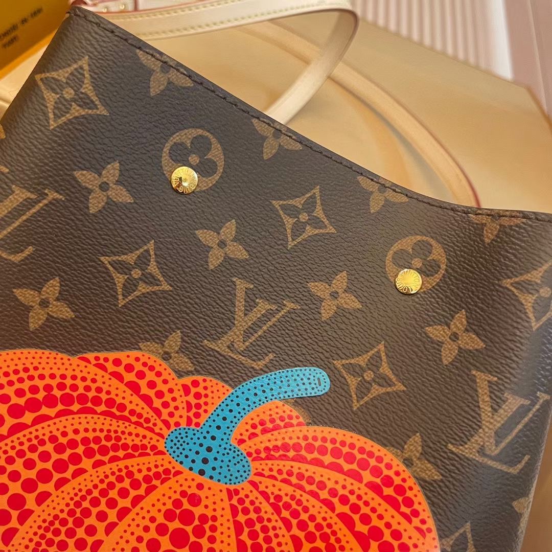 L*ouis V*uitton Top Bag