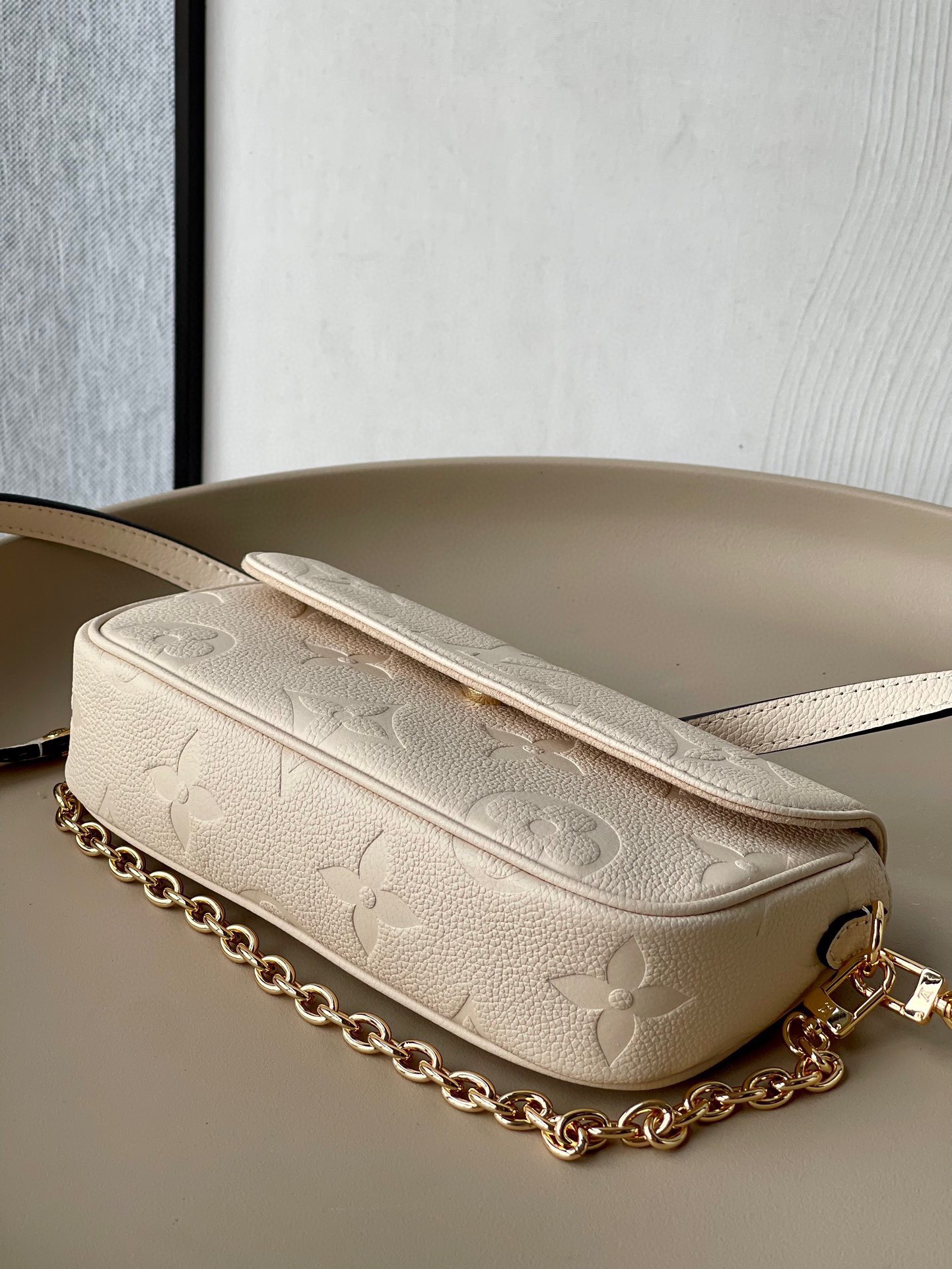 L*ouis V*uitton Top Bag