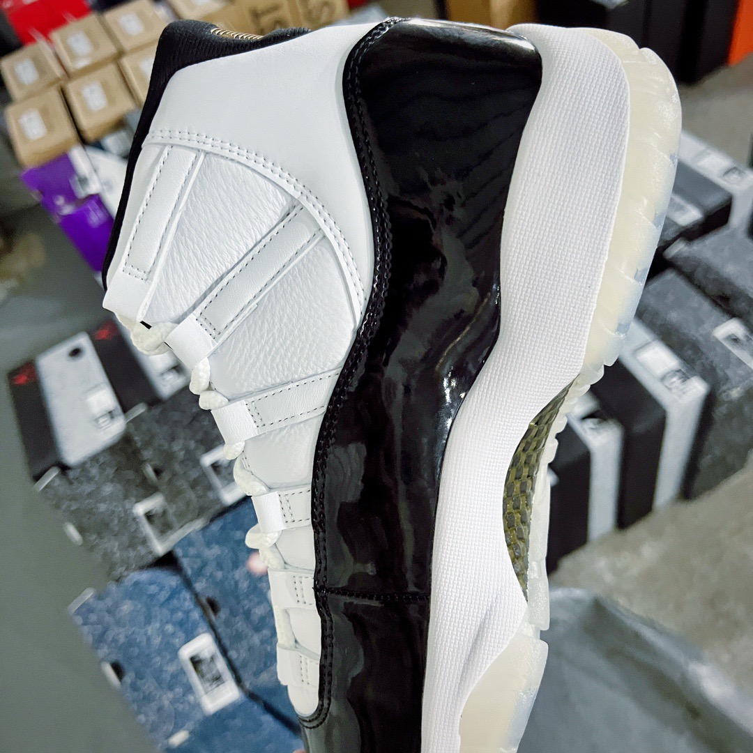 NIKE Air Jordan 11（）
