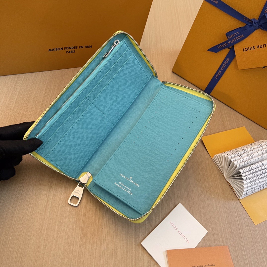 L*ouis V*uitton Top Bag