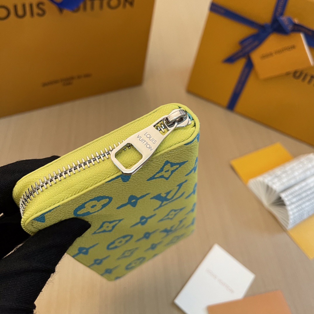 L*ouis V*uitton Top Bag