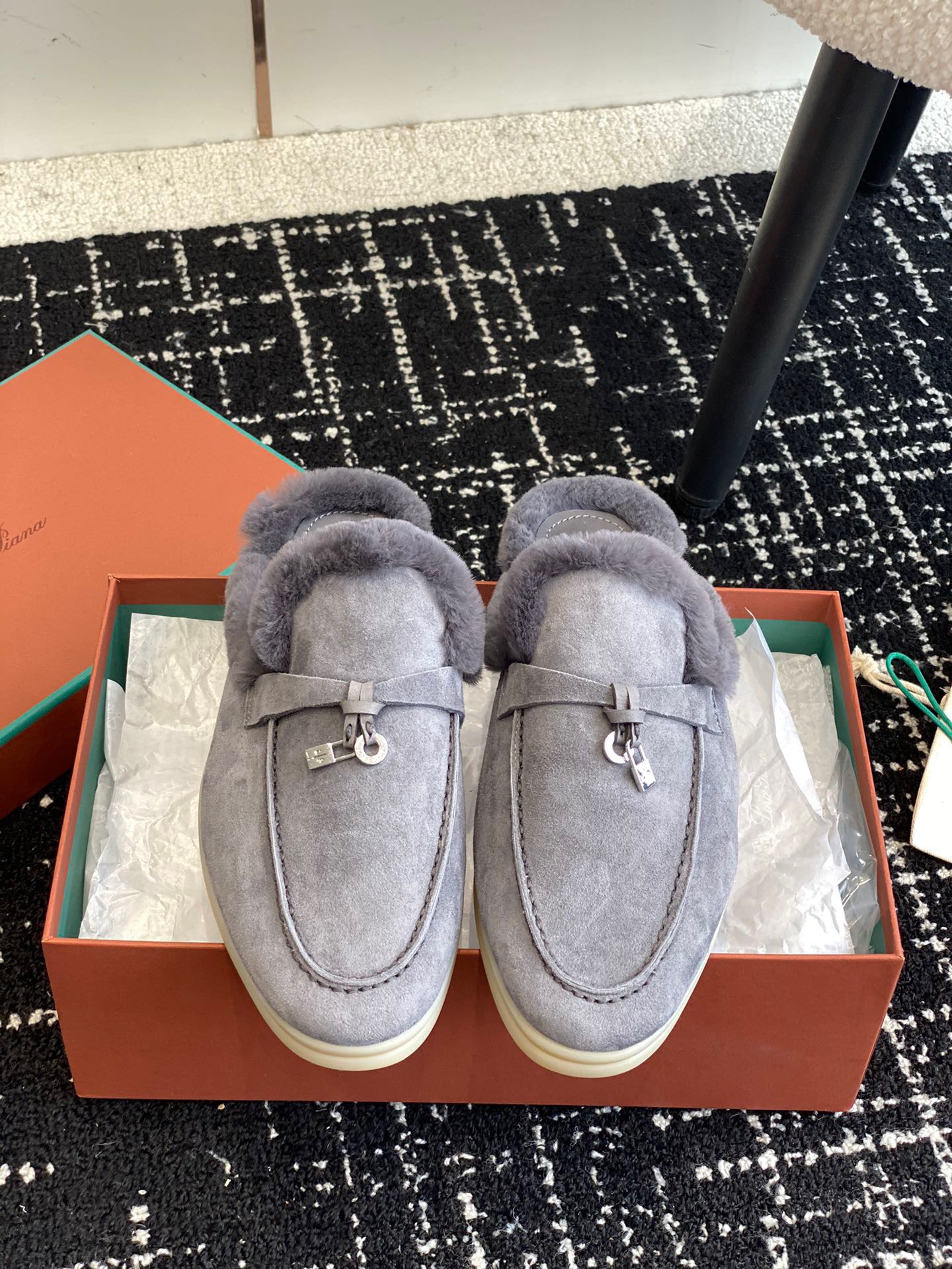 Women L*oro P*iana Top Loafer （）