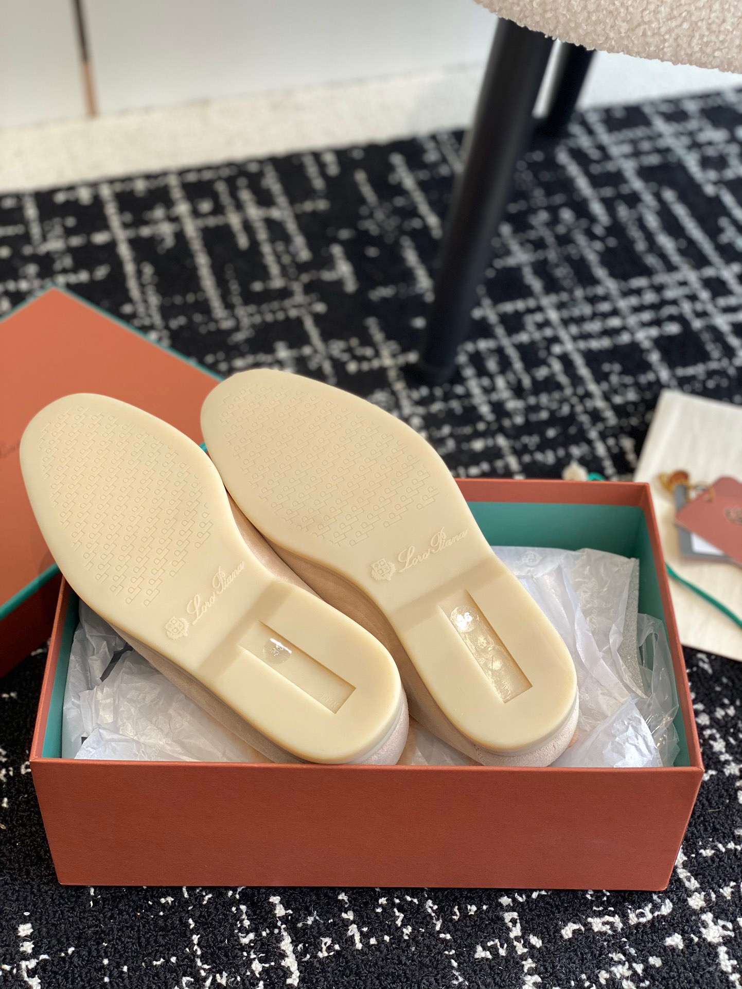 Women L*oro P*iana Top Loafer （）