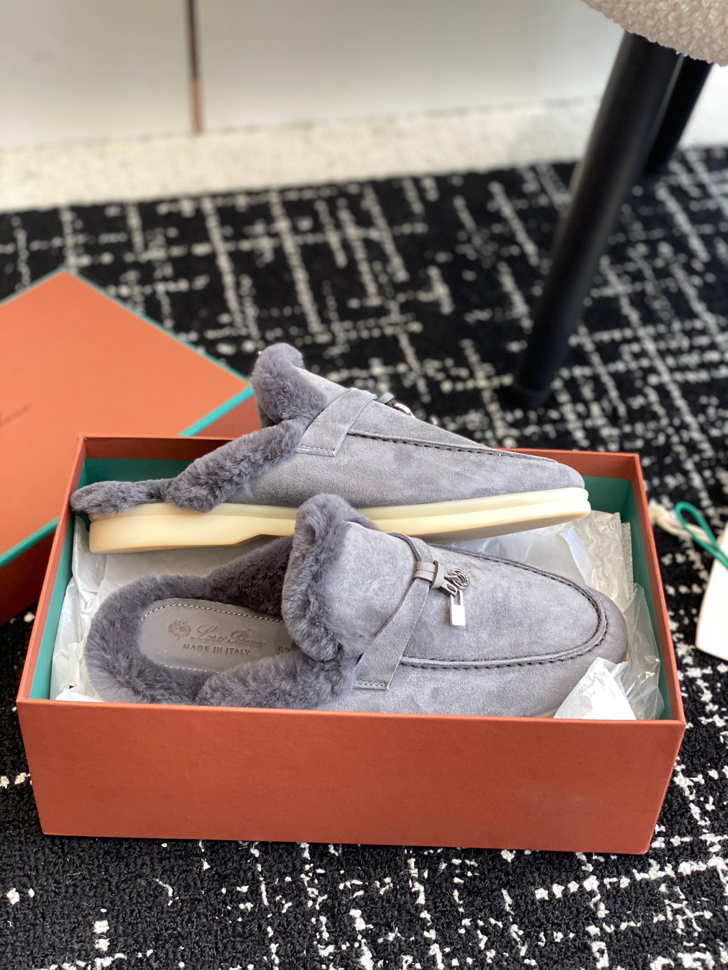 Women L*oro P*iana Top Loafer （）