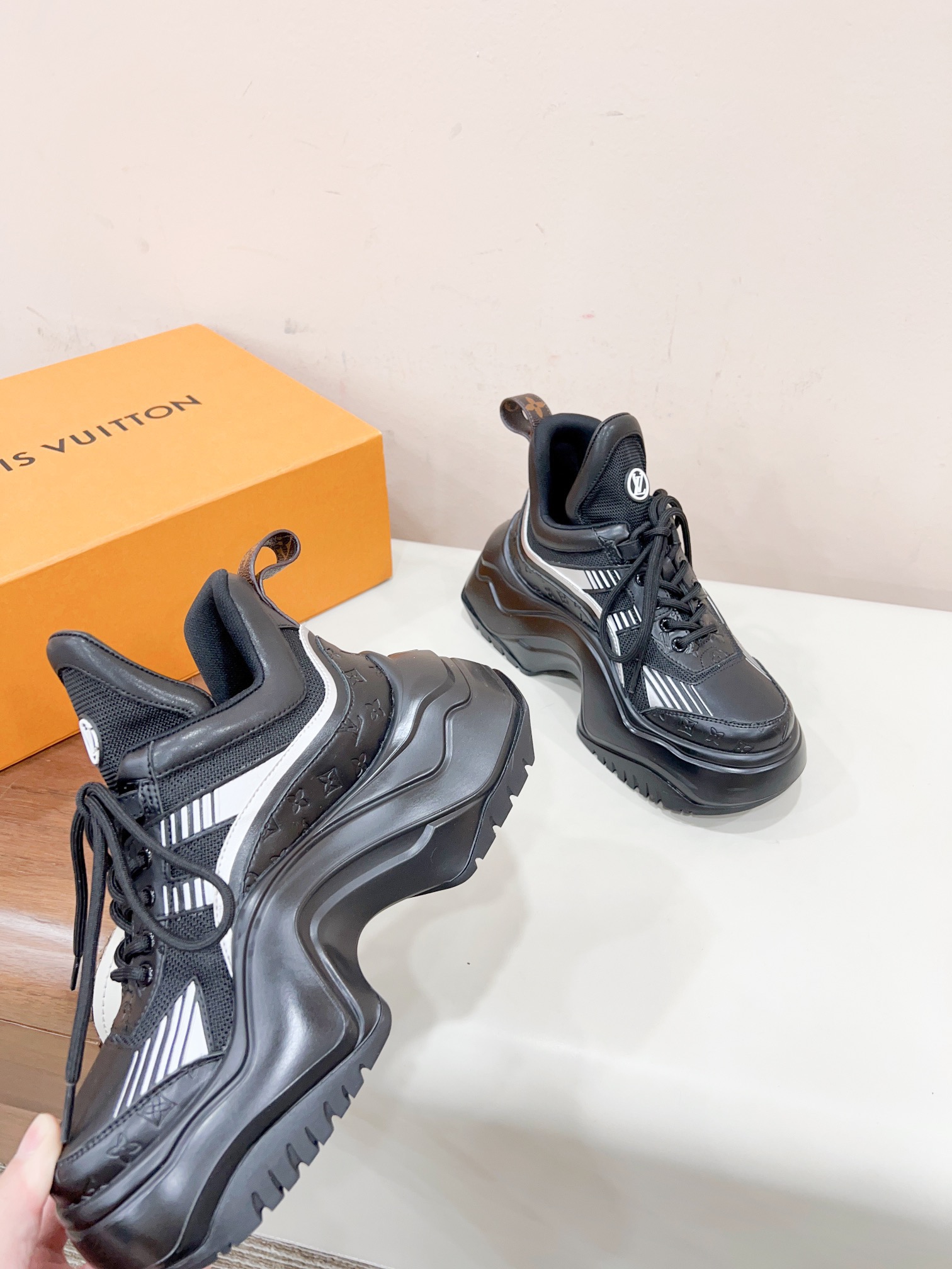 Women L*ouis V*uitton Top Sneaker