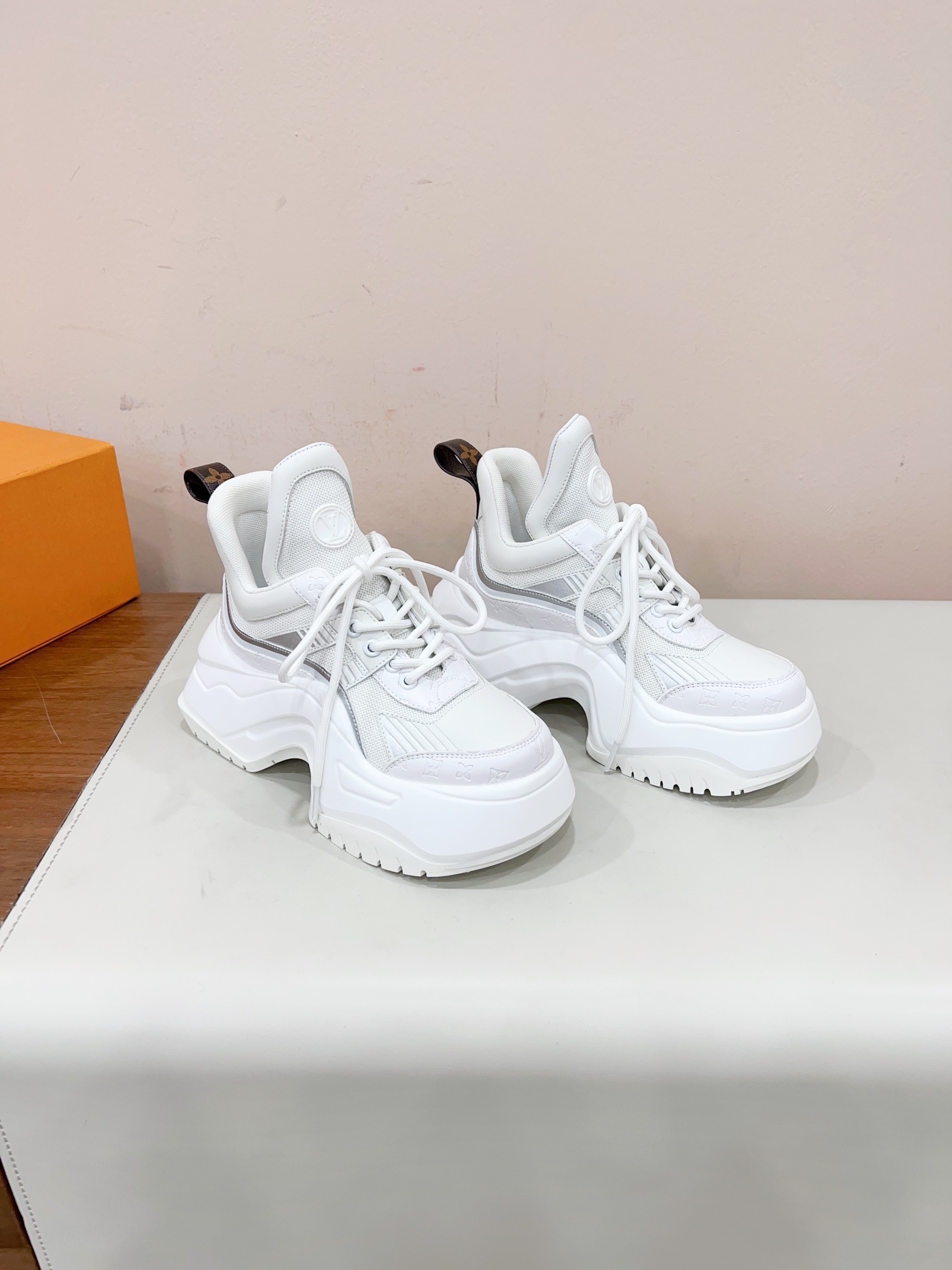 Women L*ouis V*uitton Top Sneaker