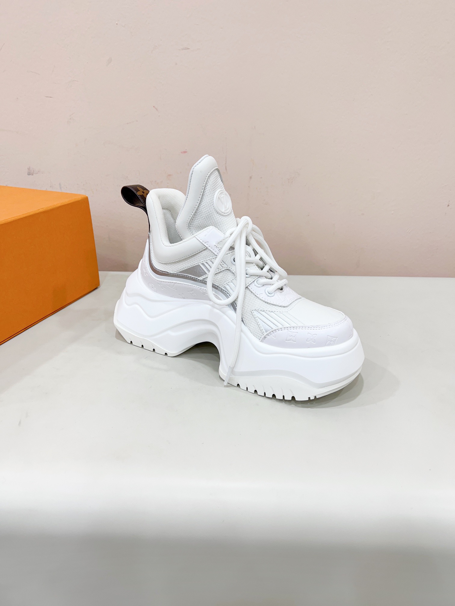 Women L*ouis V*uitton Top Sneaker